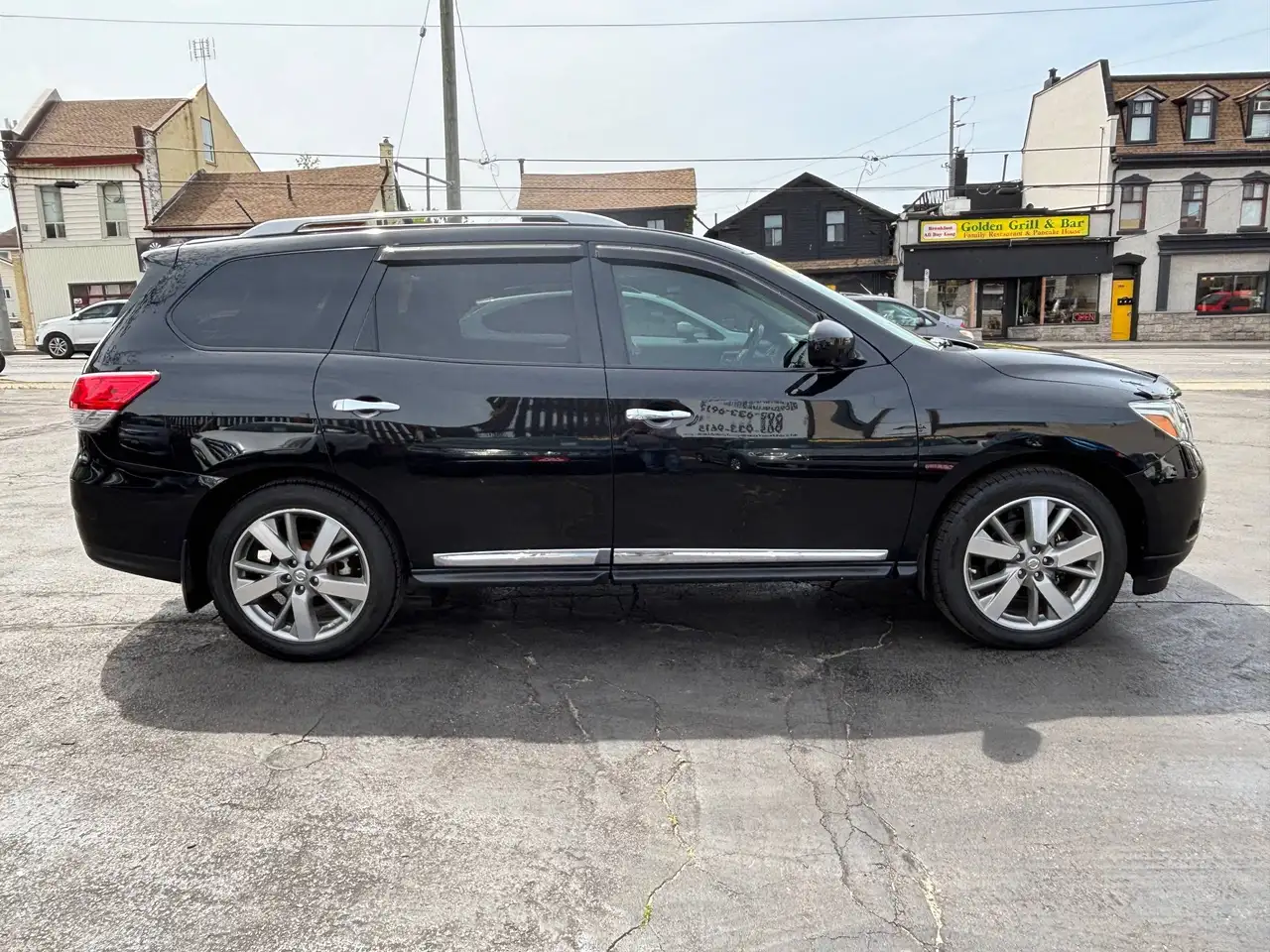 Nissan Pathfinder снимка Nissan Pathfinder