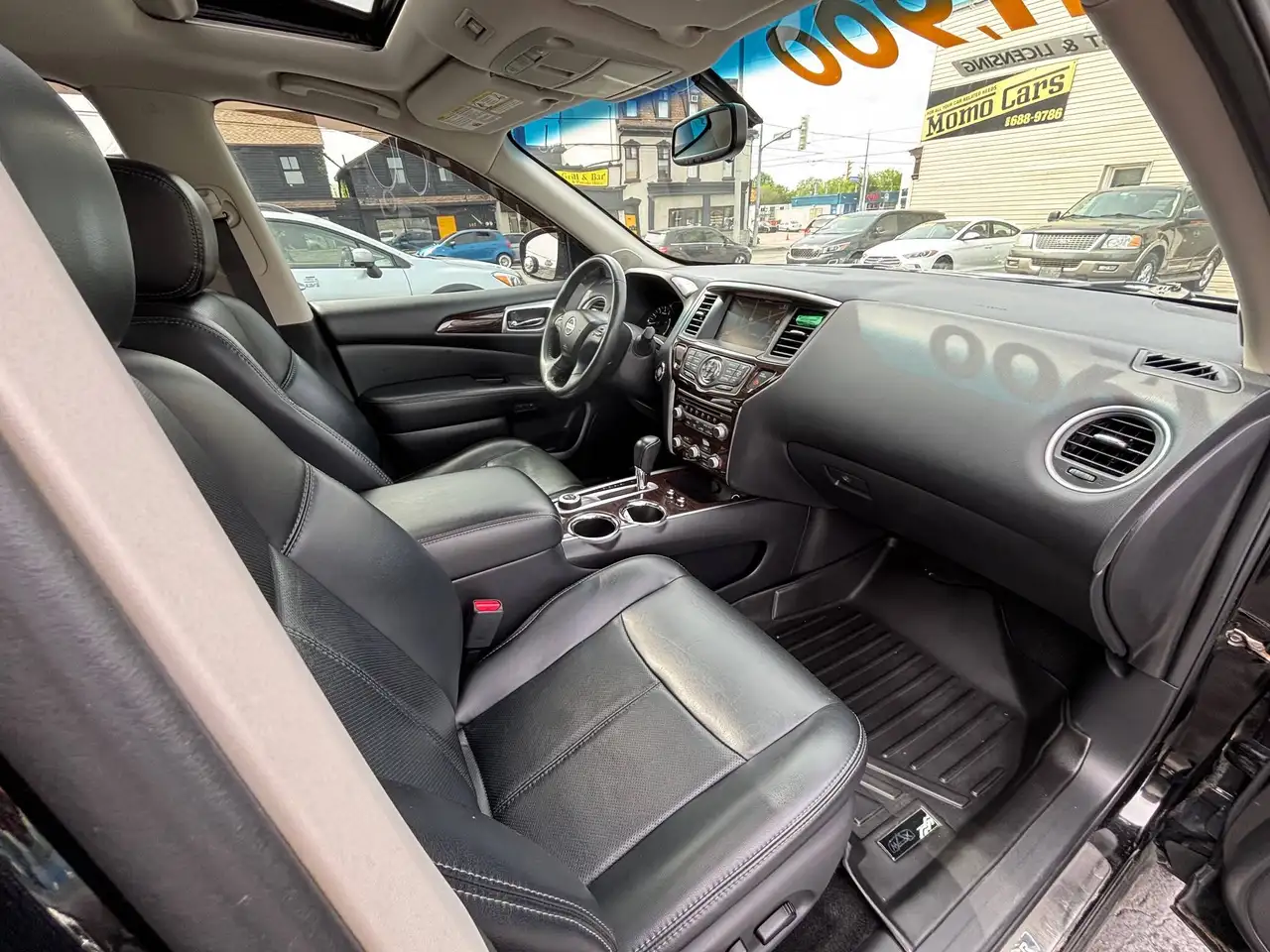 Nissan Pathfinder снимка Nissan Pathfinder