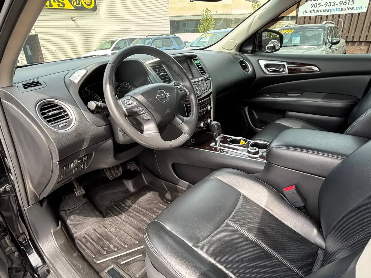 Nissan Pathfinder снимка Nissan Pathfinder