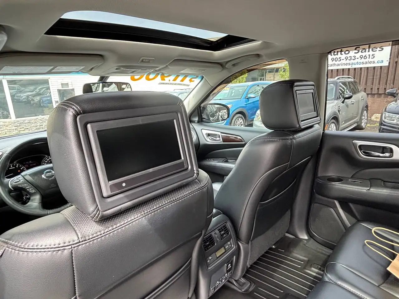 Nissan Pathfinder снимка Nissan Pathfinder