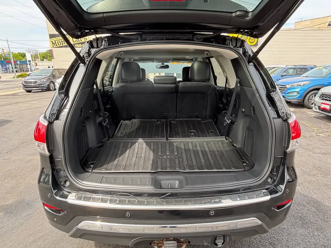 Nissan Pathfinder снимка Nissan Pathfinder