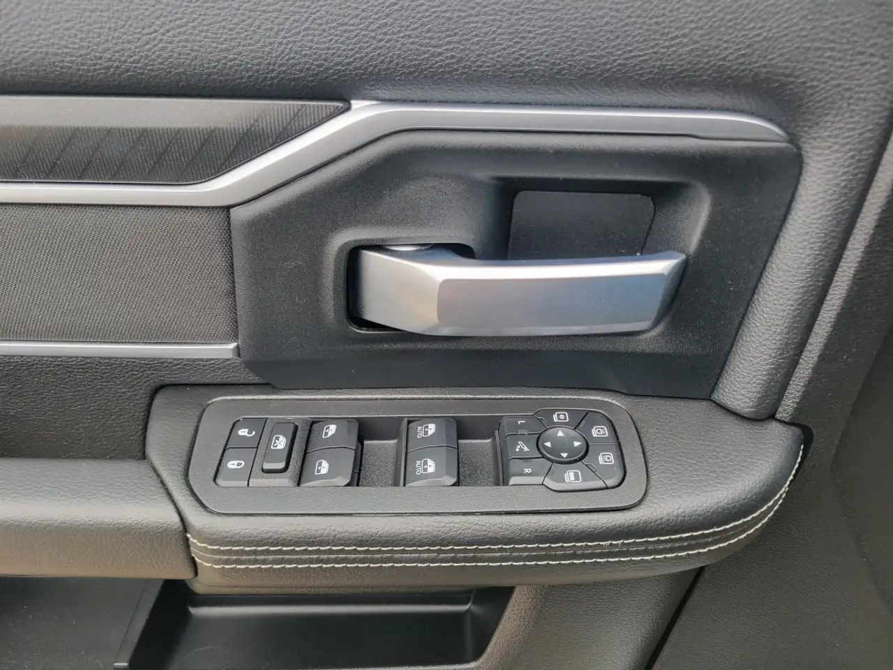RAM 3500 снимка RAM 3500