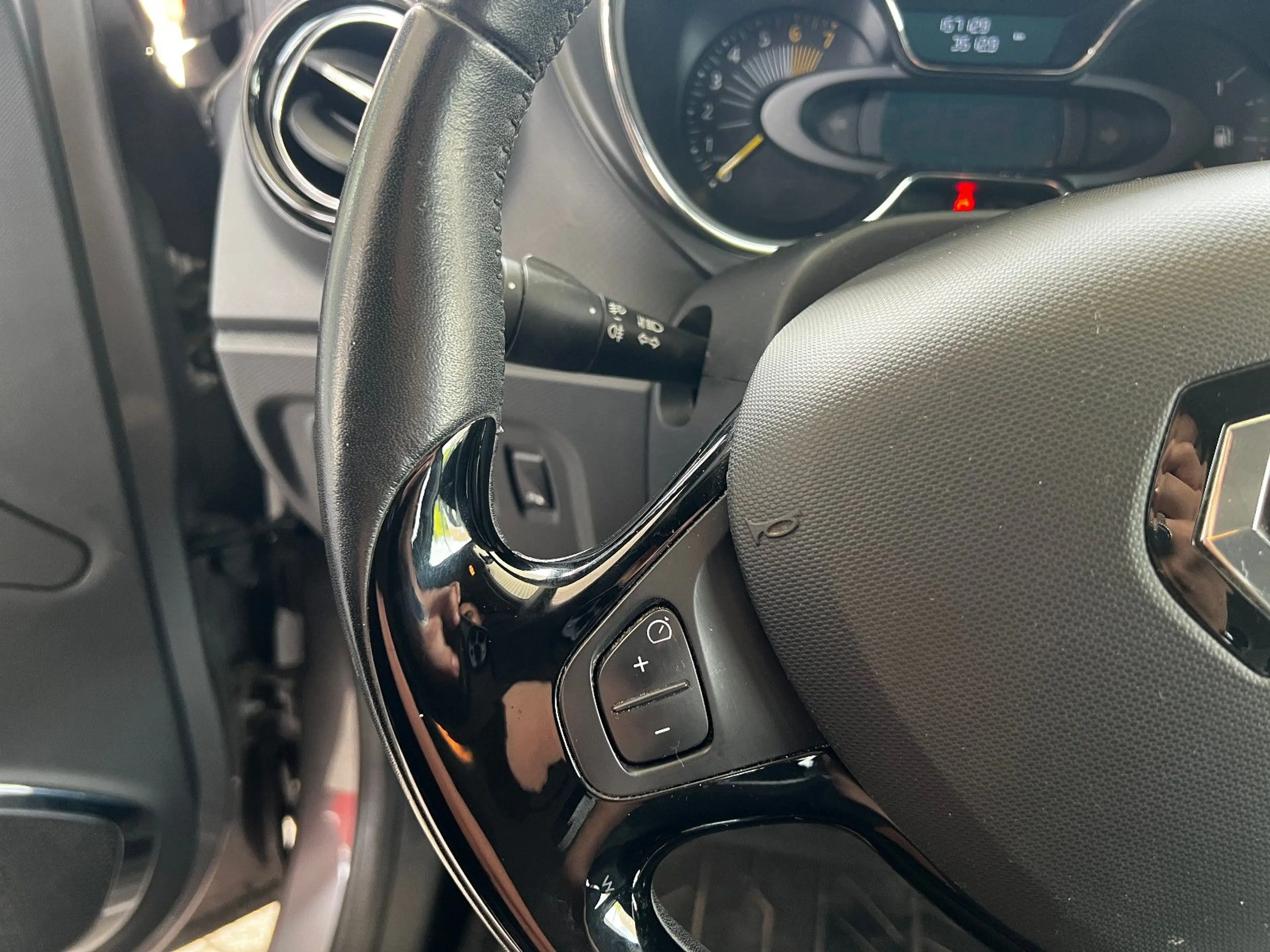 Renault Captur Luxe I Automatik I TÜV — photo 10