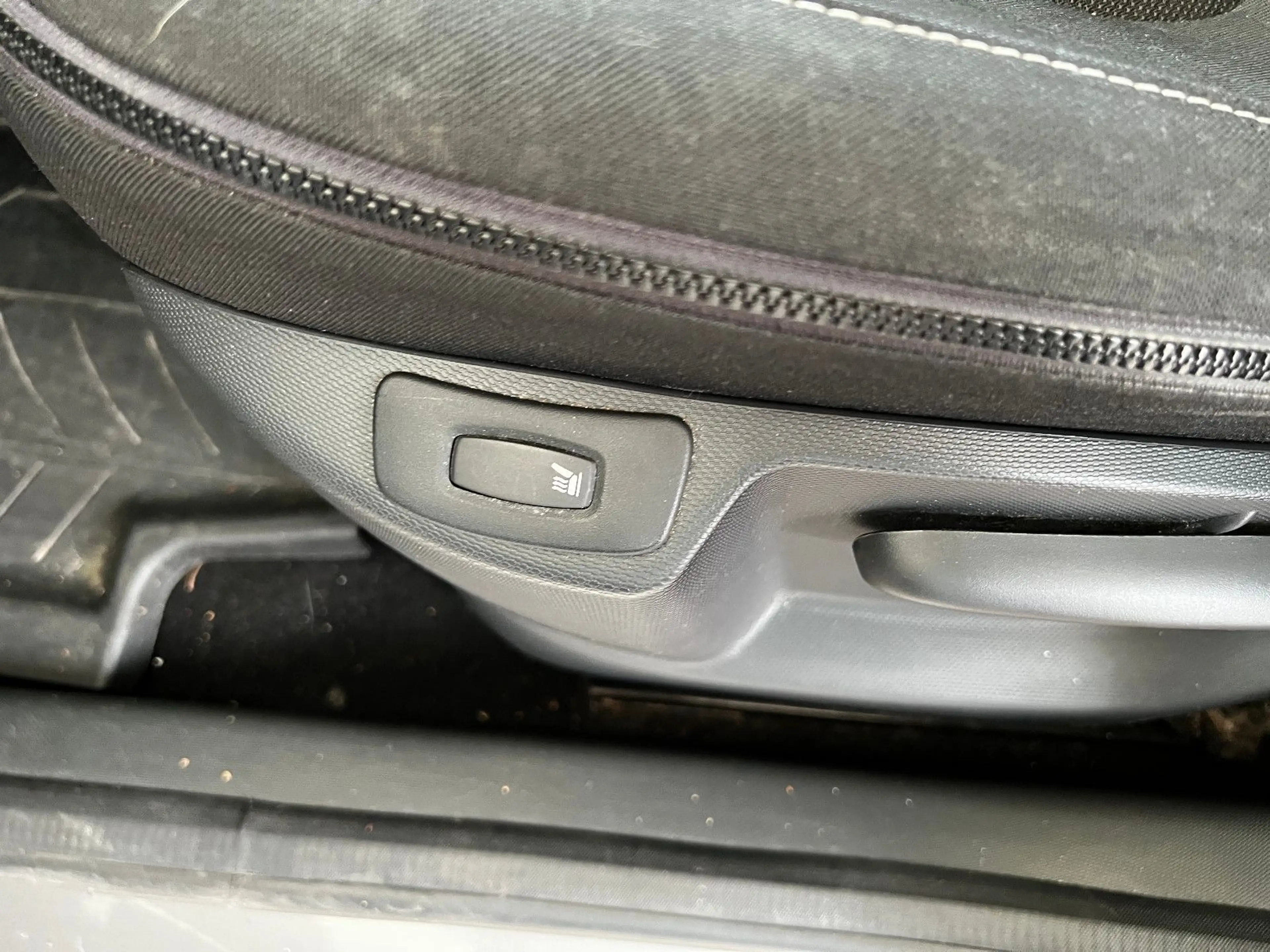 Renault Captur Luxe I Automatik I TÜV — photo 7