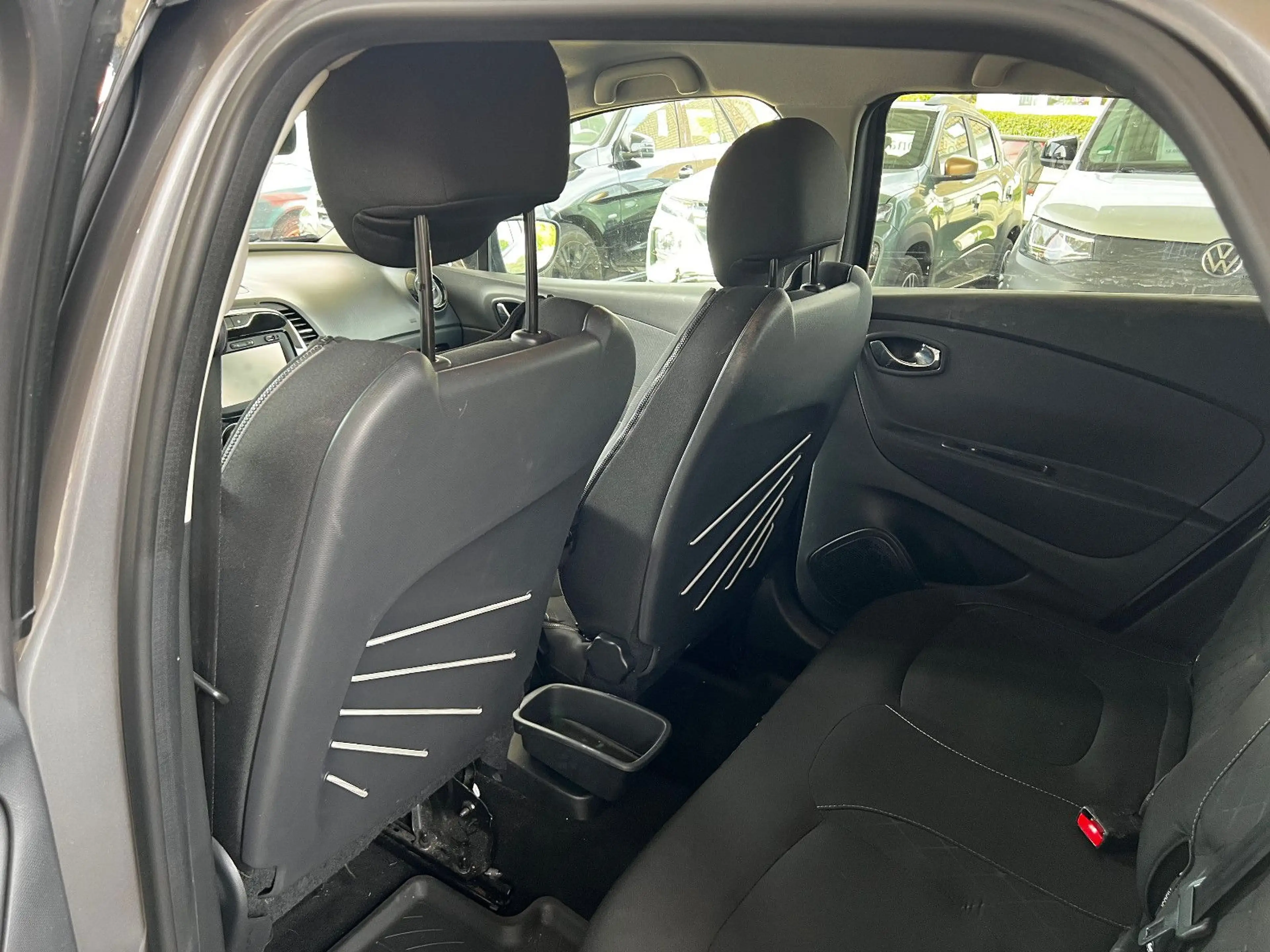 Renault Captur Luxe I Automatik I TÜV — photo 12