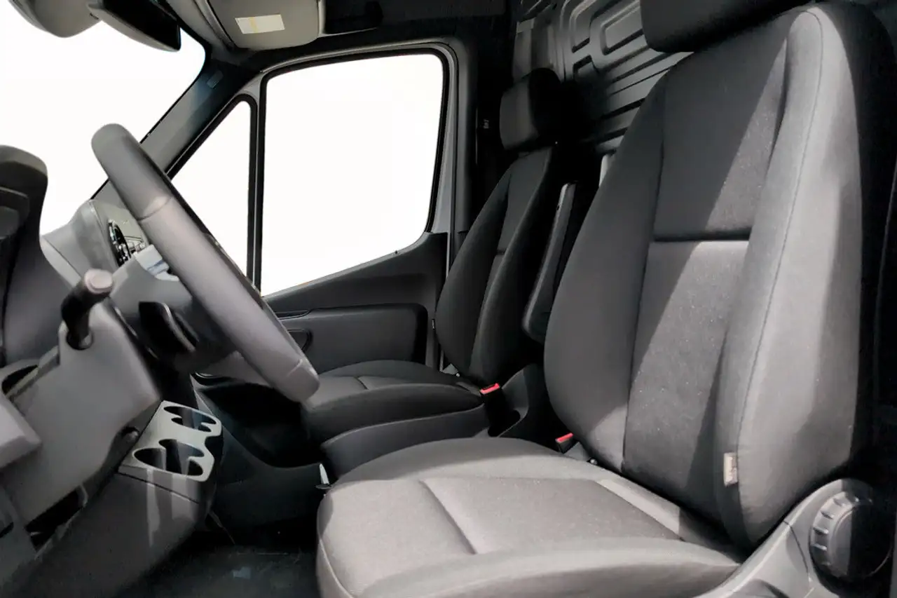 Mercedes-Benz Sprinter снимка Mercedes-Benz Sprinter
