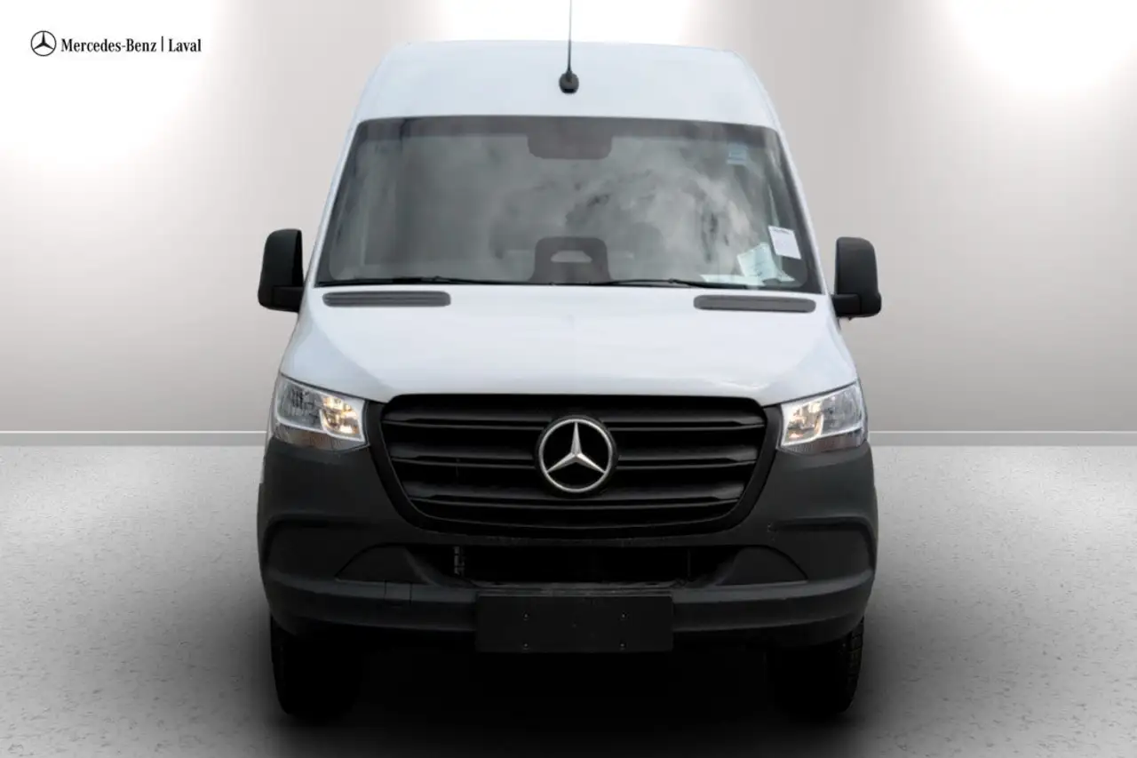 Mercedes-Benz Sprinter снимка Mercedes-Benz Sprinter