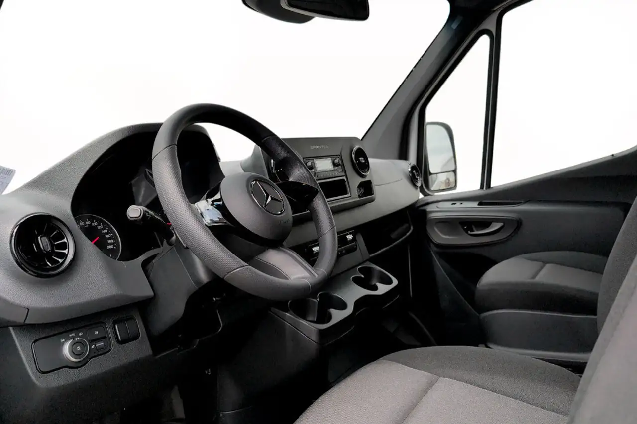 Mercedes-Benz Sprinter снимка Mercedes-Benz Sprinter