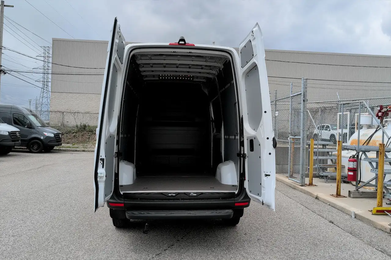 Mercedes-Benz Sprinter снимка Mercedes-Benz Sprinter