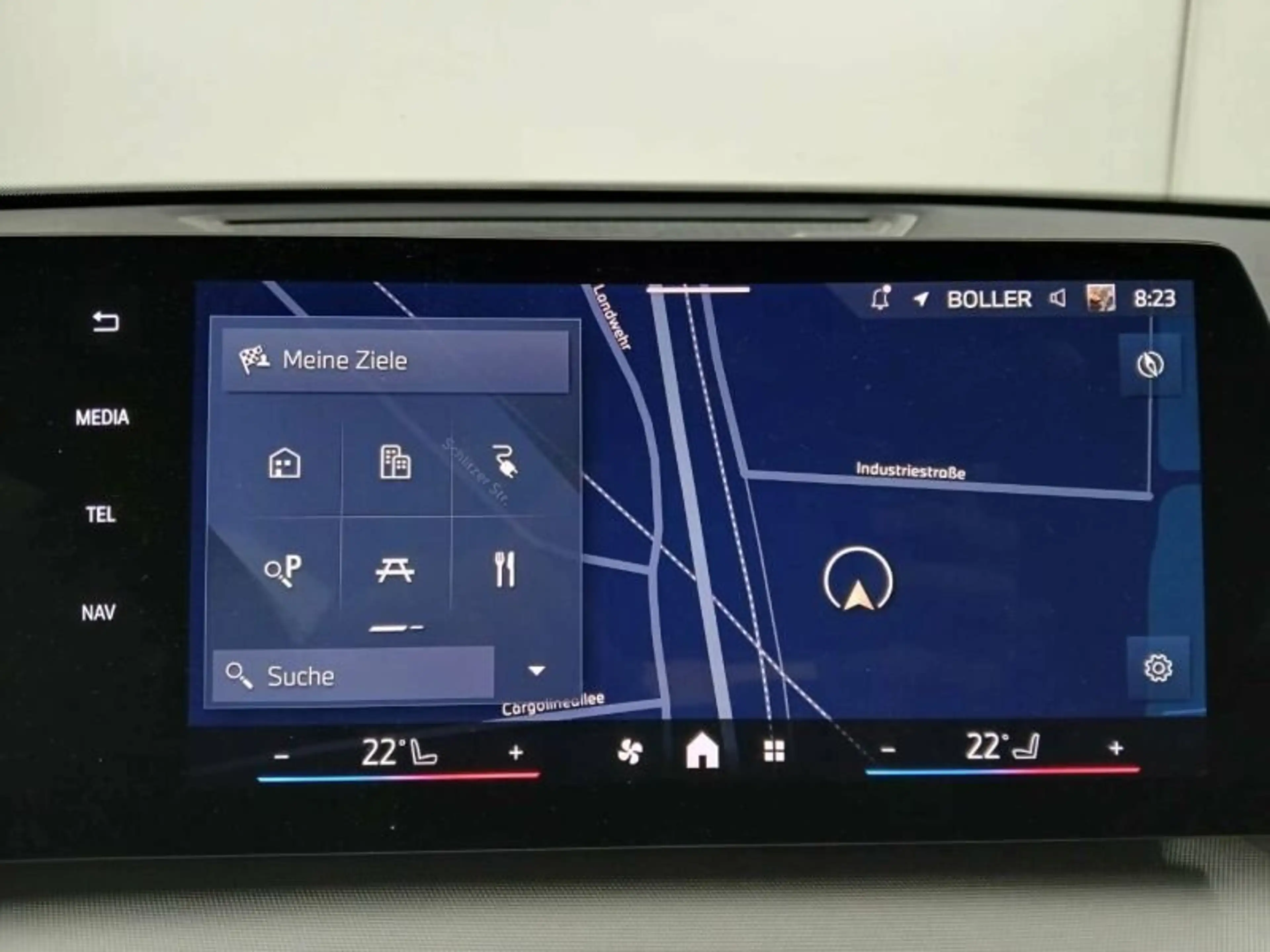 BMW iX2 eDrive20 Navi LED ACC Sportsitze Parkassist — photo 5