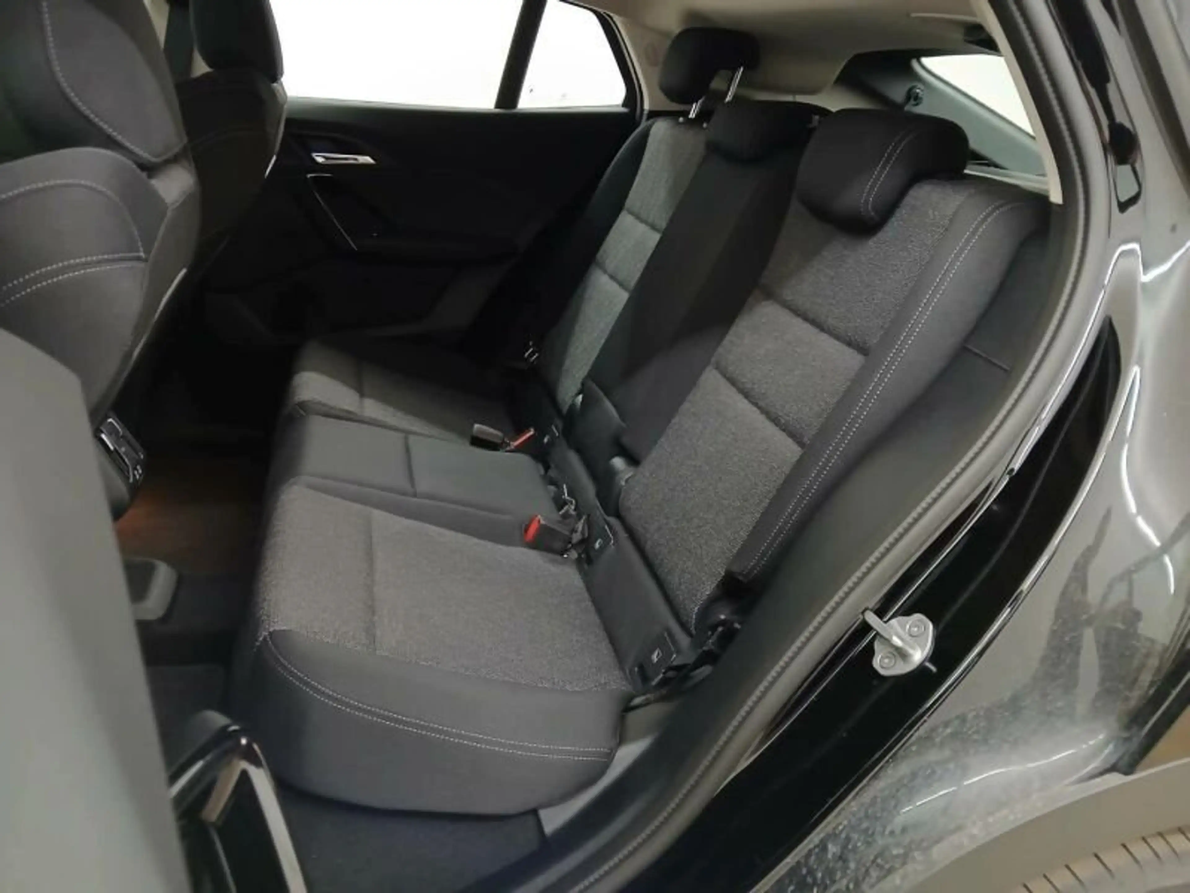BMW iX2 eDrive20 Navi LED ACC Sportsitze Parkassist — photo 8