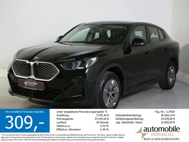 BMW iX2 eDrive20 Navi LED ACC Sportsitze Parkassist