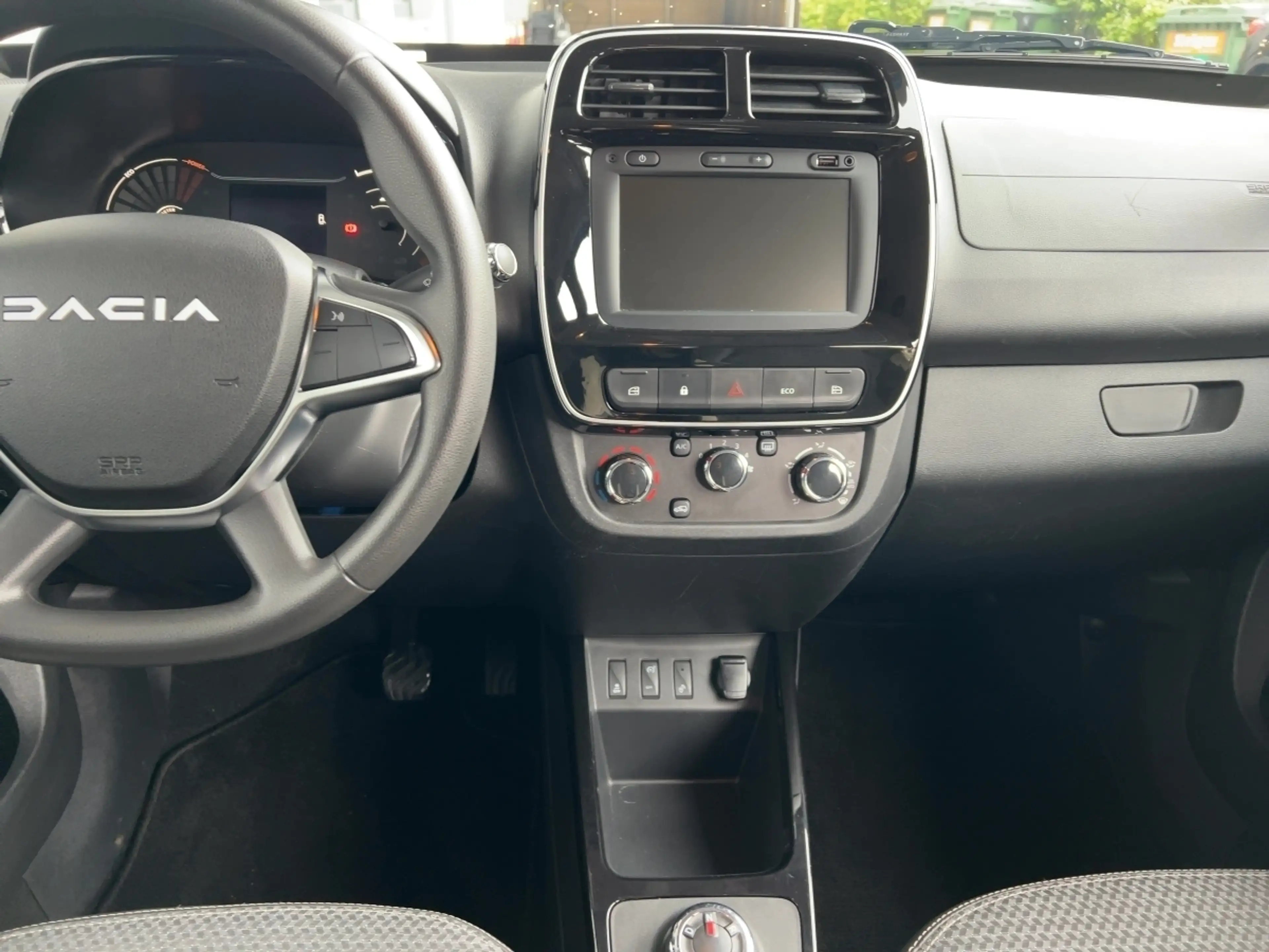 Dacia Spring Essential KLIMA LED-Tagfahrlicht ABS ESP ZV — photo 12