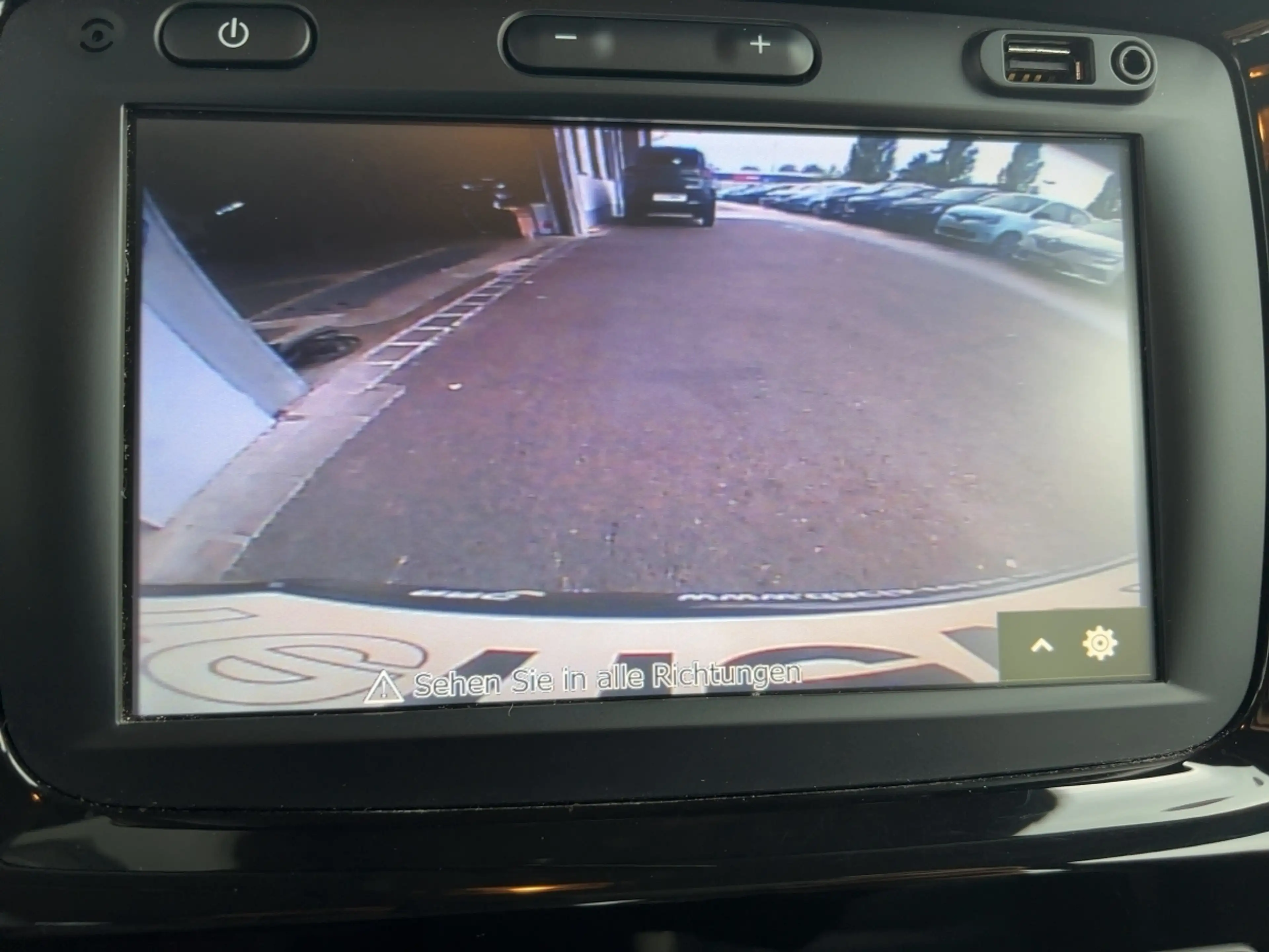 Dacia Spring Essential KLIMA LED-Tagfahrlicht ABS ESP ZV — photo 15
