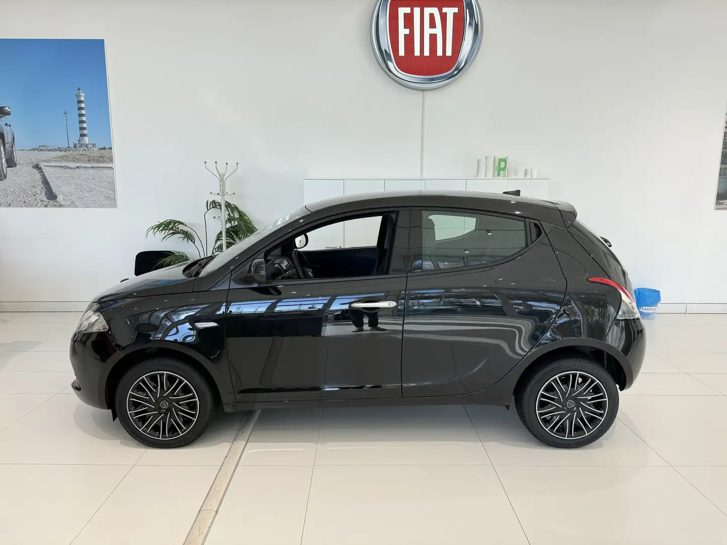 Lancia Ypsilon 1.0 FireFly 5 porte S&S Hybrid Oro Nero - 2