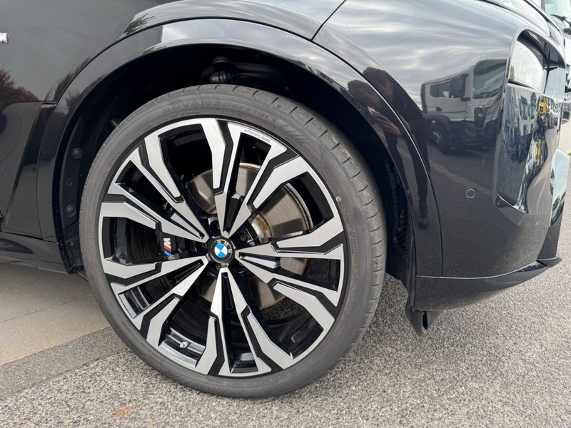 BMW X7 xDrive40d/MPaket/23"/PanoSky/Soft/Integral — photo 4