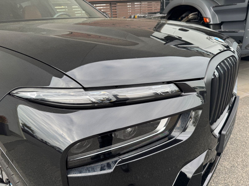 BMW X7 xDrive40d/MPaket/23"/PanoSky/Soft/Integral — photo 5
