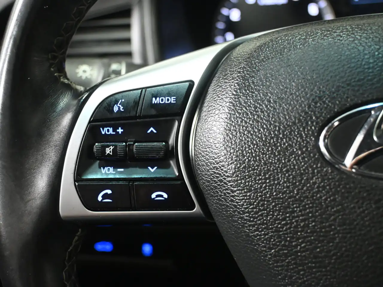 Hyundai SONATA photo Hyundai SONATA