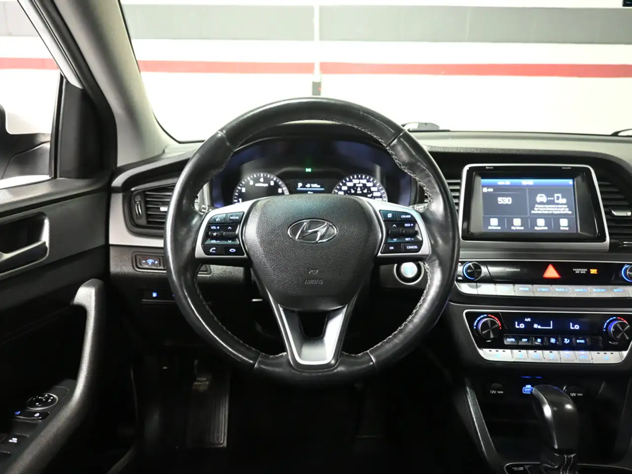 Hyundai SONATA photo Hyundai SONATA