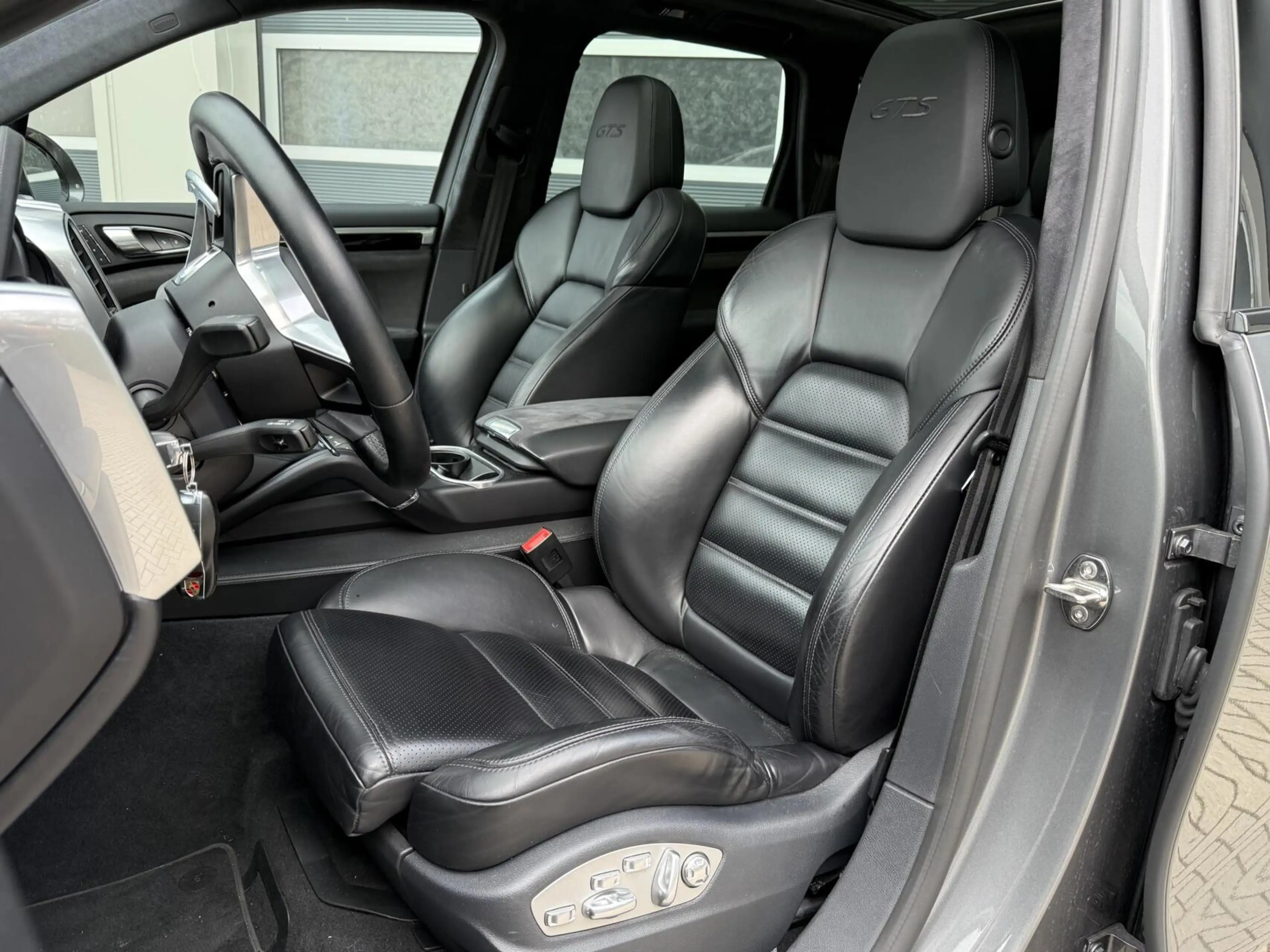 Porsche Cayenne 3.6 GTS Automaat 441PK | Panorama | Leder | Luchtv — photo 6