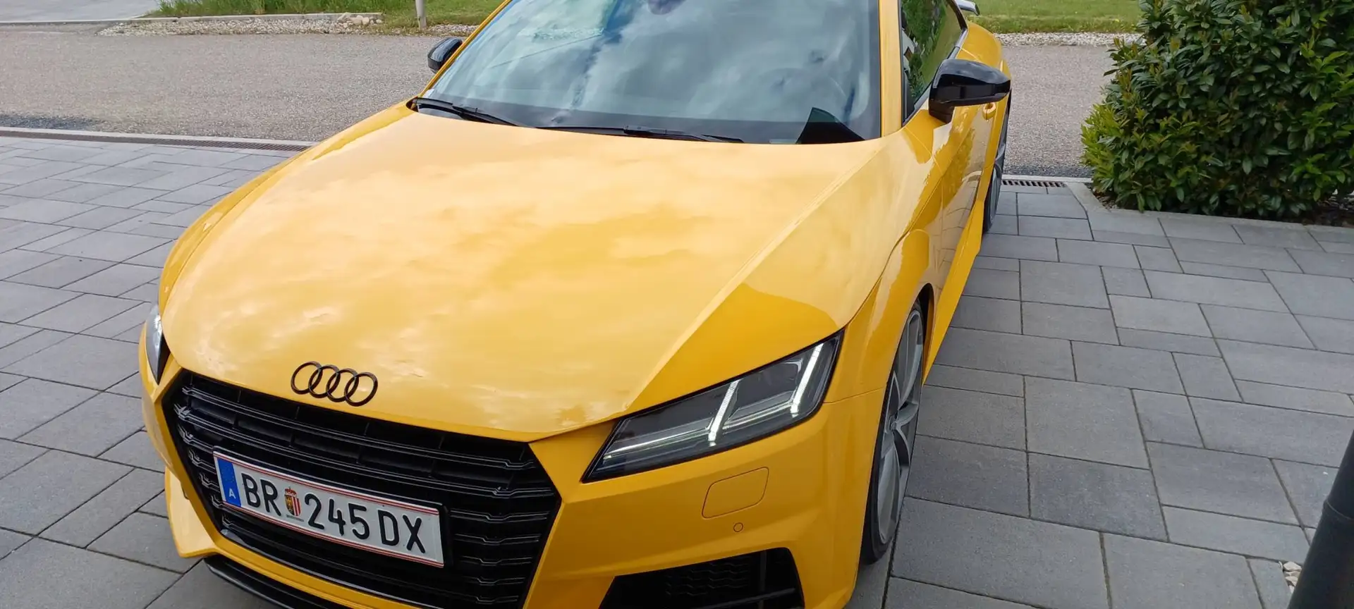 Audi TTS TTS Coupé 2,0 TFSI quattro S-tronic Gelb - 2
