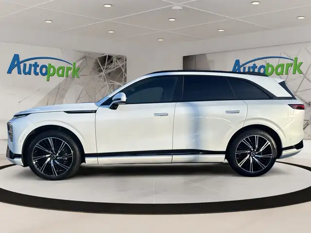Xpeng G9 AWD Performance Ansicht 4