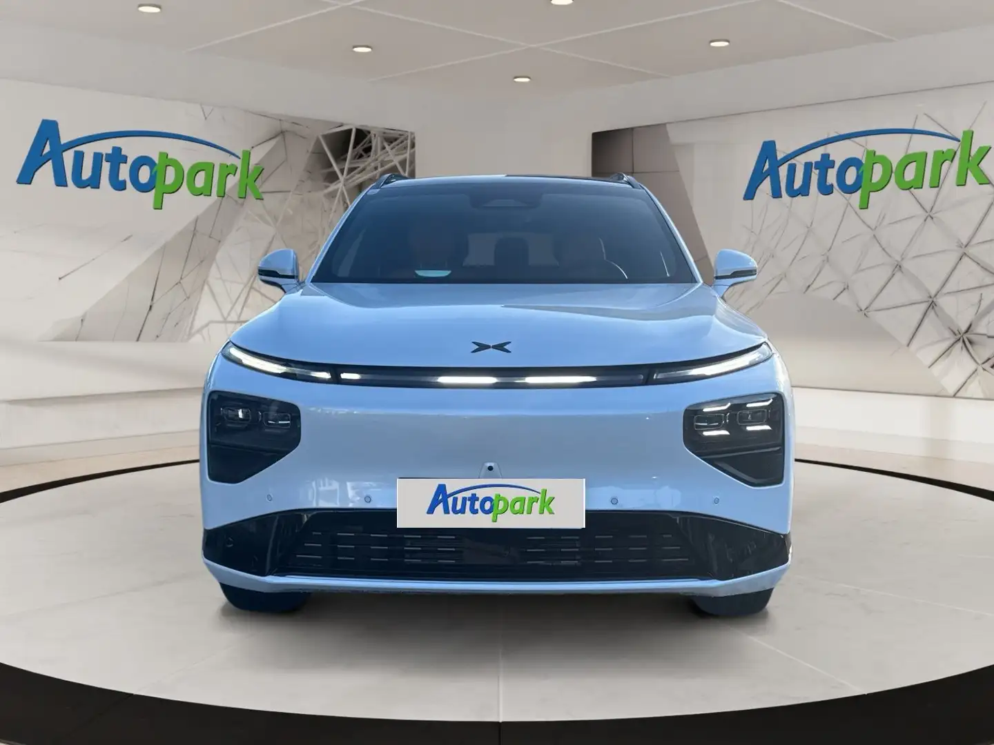 Xpeng G9 AWD Performance Weiß - 2