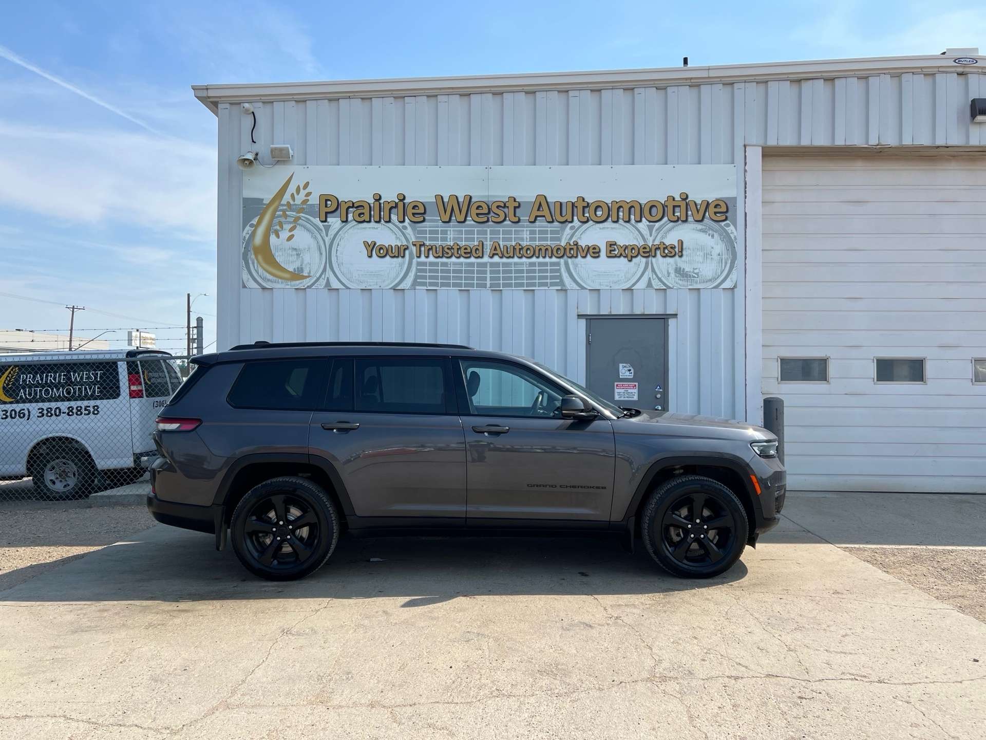 2023 Jeep Grand Cherokee Limited AWD 6 Passenger | No Accident | One Owner — снимка 1
