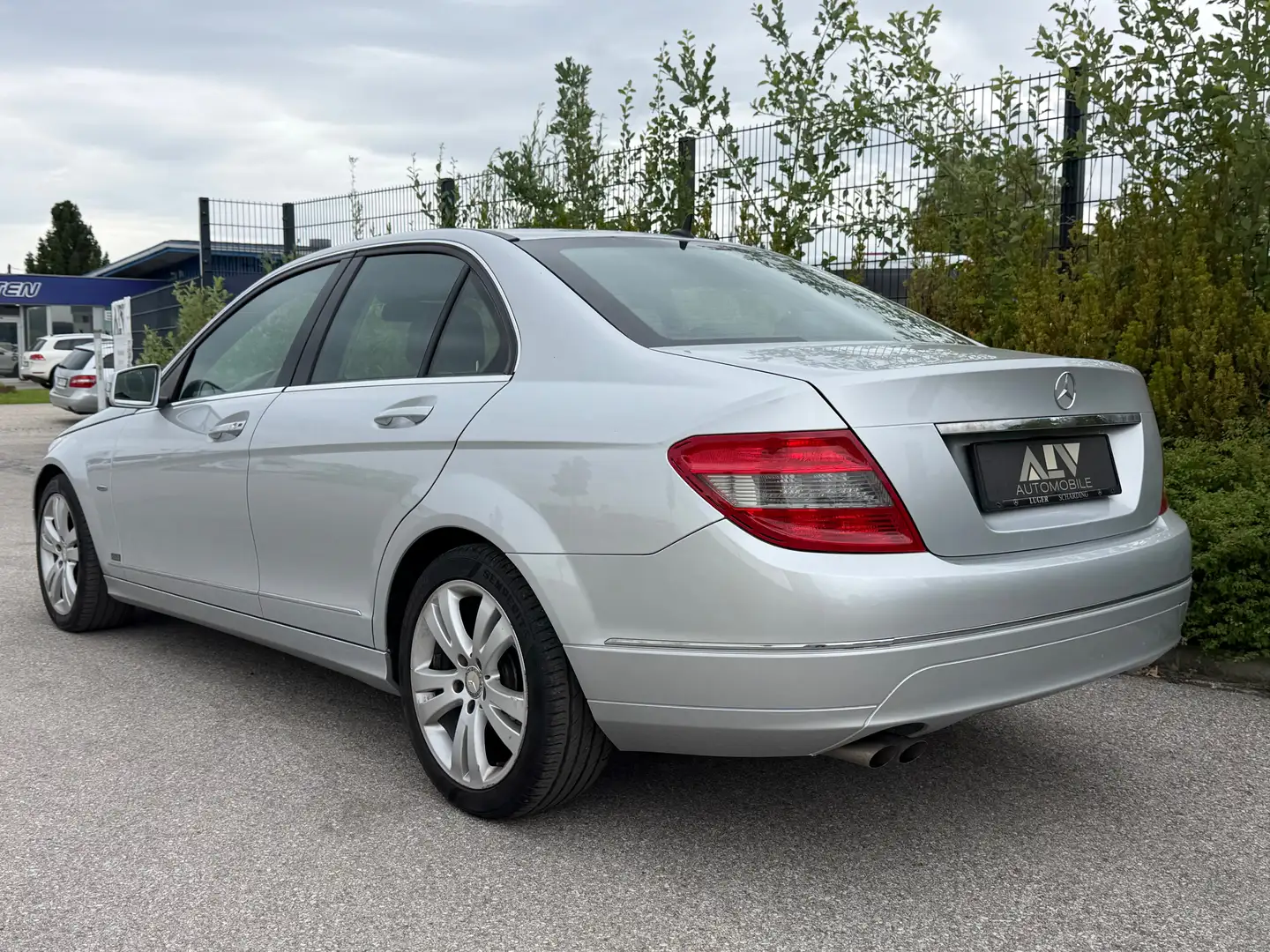 Mercedes-Benz C 200 C 200 CDI BlueEfficiency Limousine Grau - 2