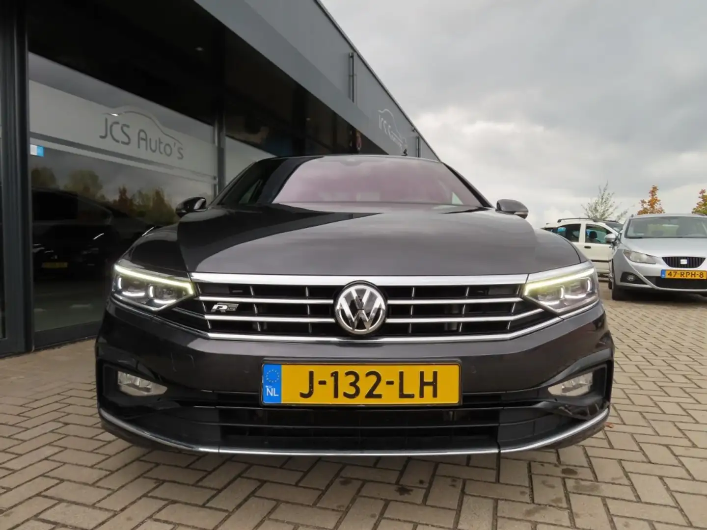 Volkswagen Passat 1.5 TSI Elegance R-Line Led Pano Adapt Cruise 2020 Grijs - 2