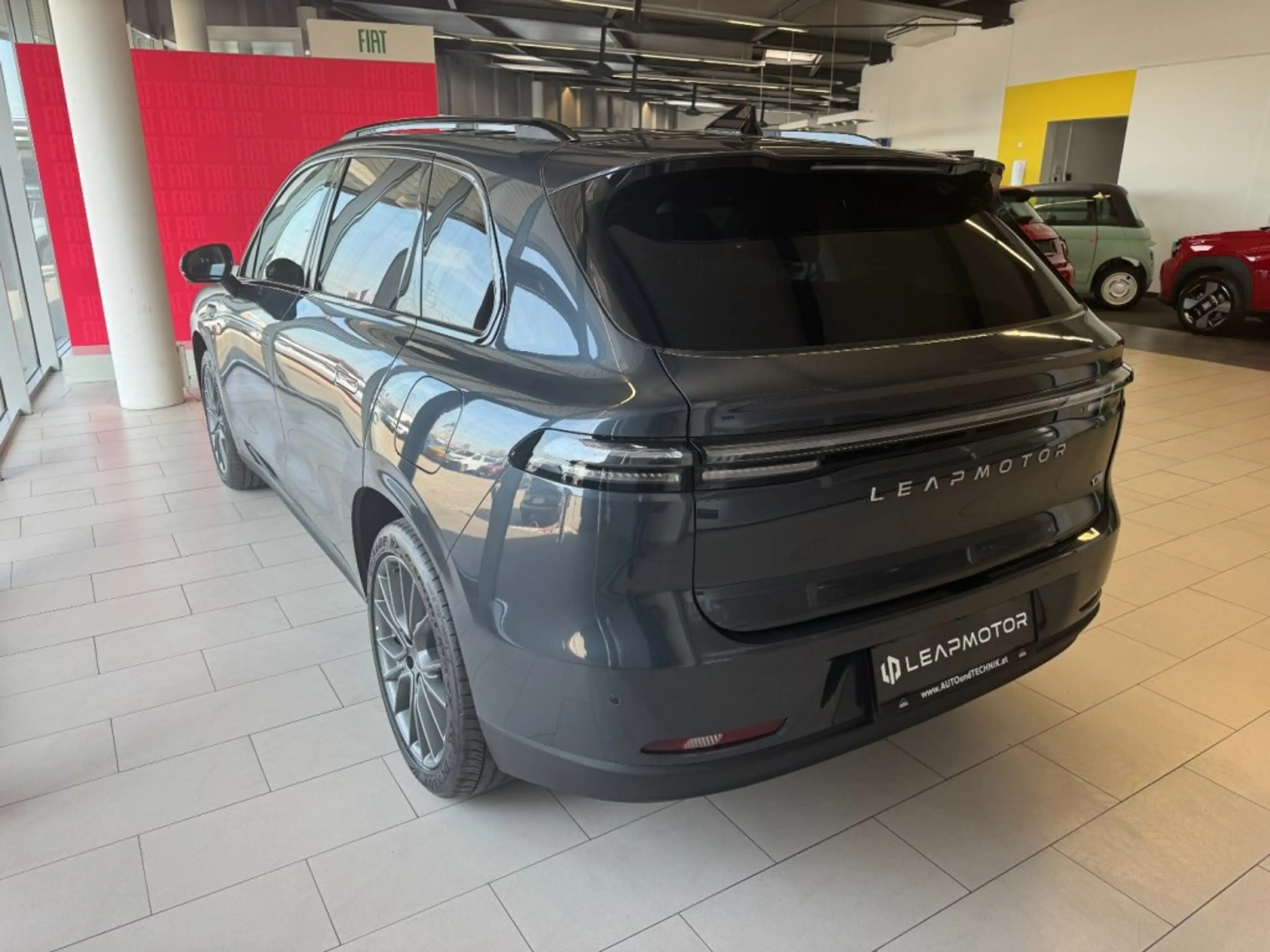 Leapmotor C10 REEV C10 Design — photo 2