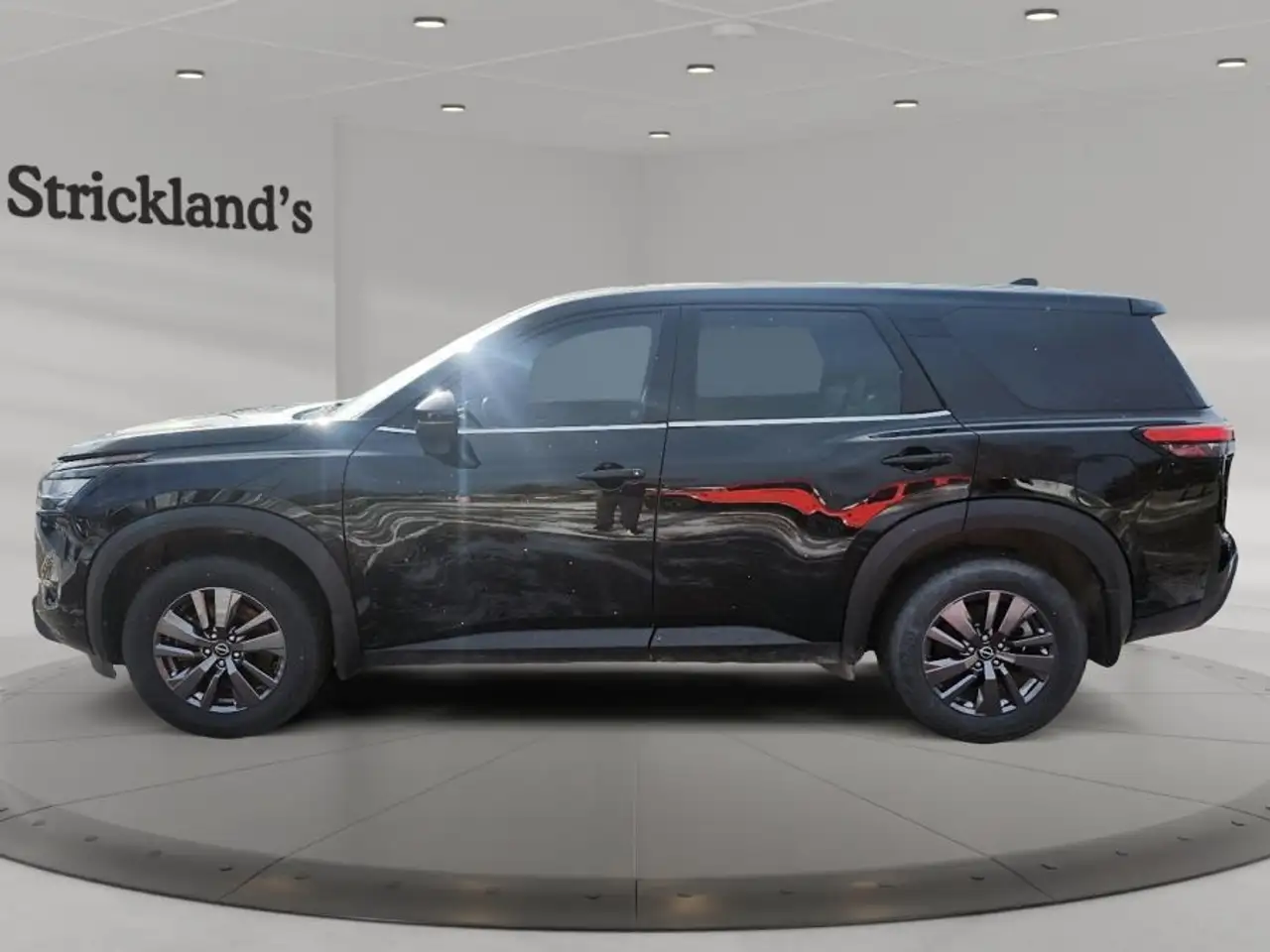 Nissan Pathfinder снимка Nissan Pathfinder