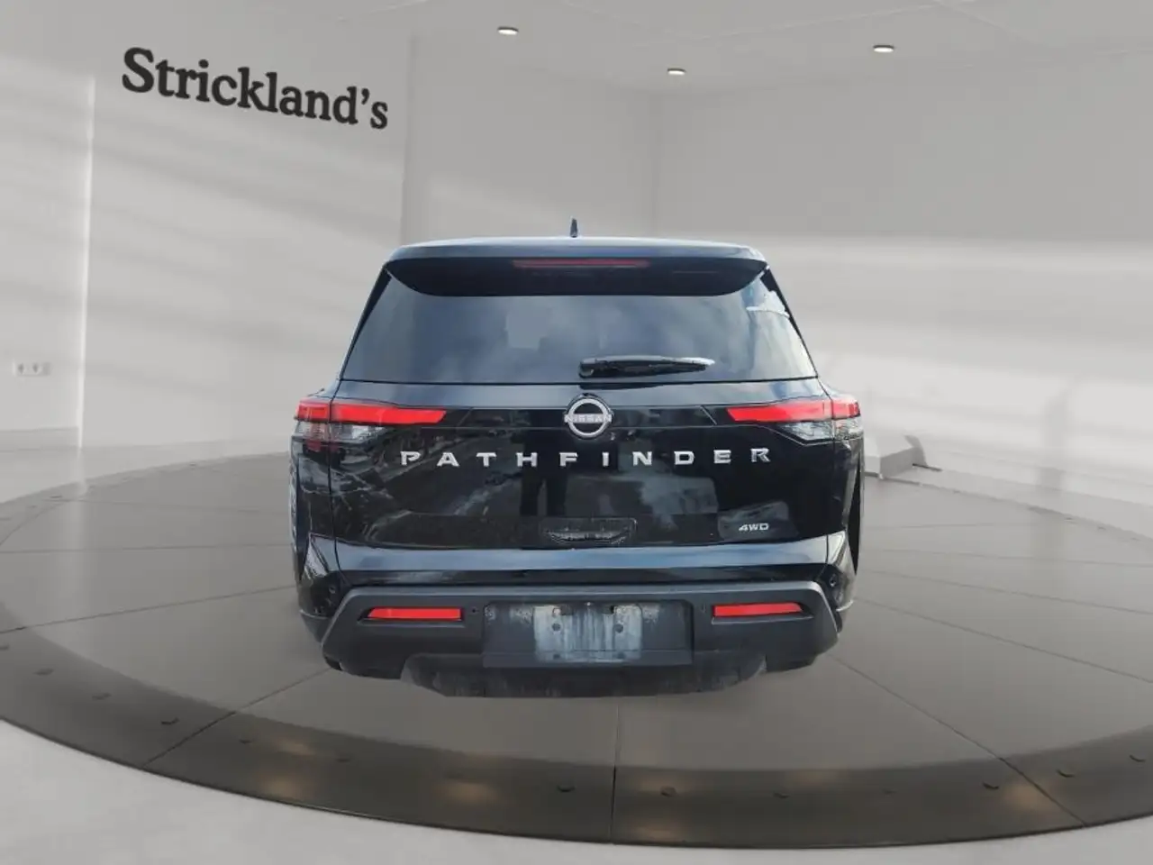 Nissan Pathfinder снимка Nissan Pathfinder