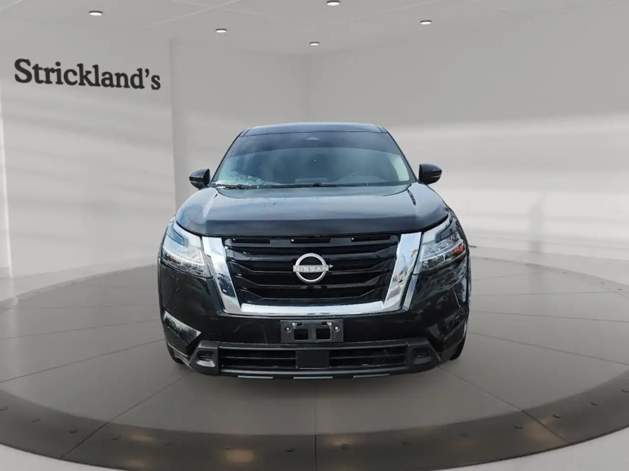 Nissan Pathfinder снимка Nissan Pathfinder