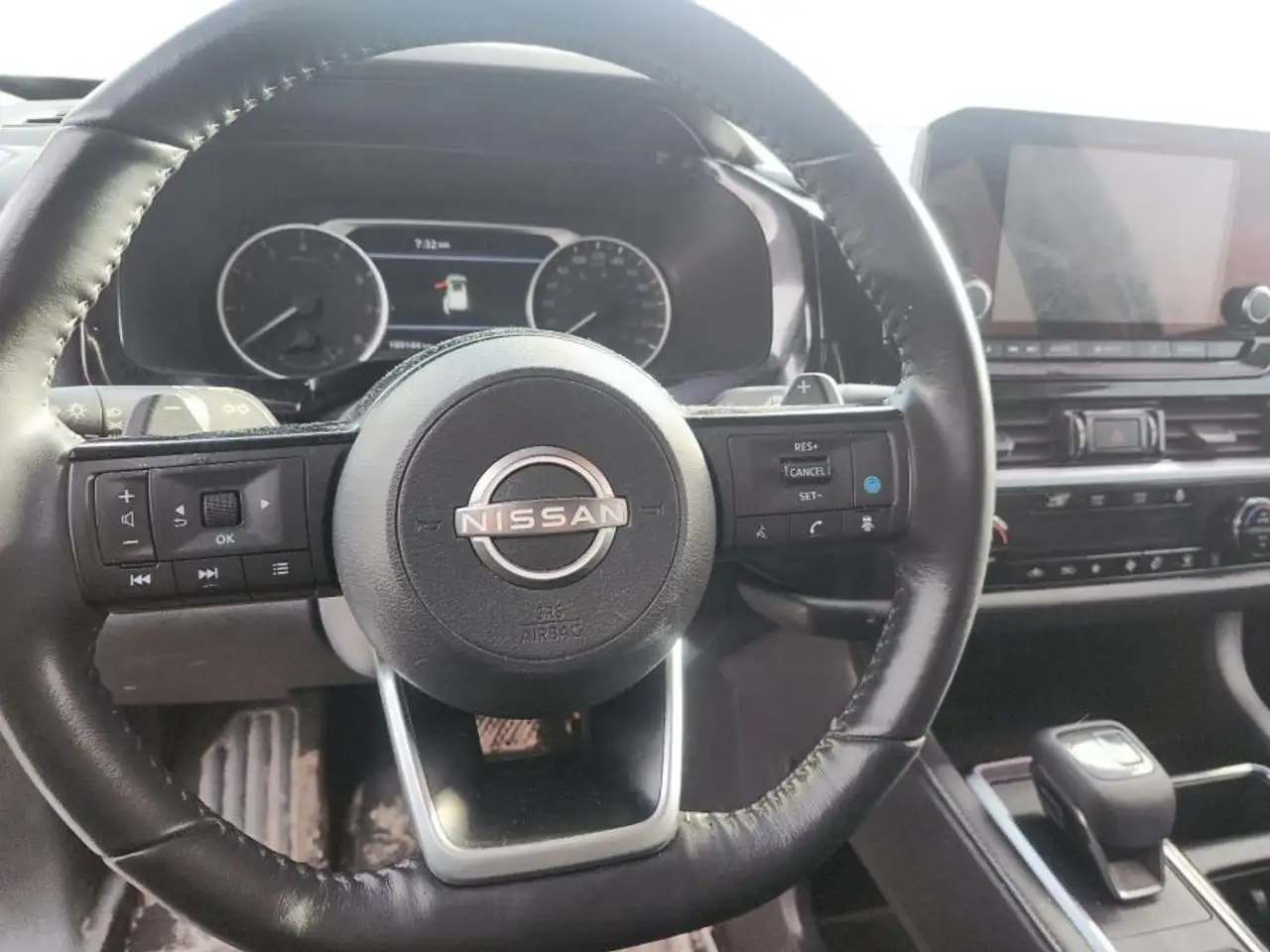 Nissan Pathfinder снимка Nissan Pathfinder