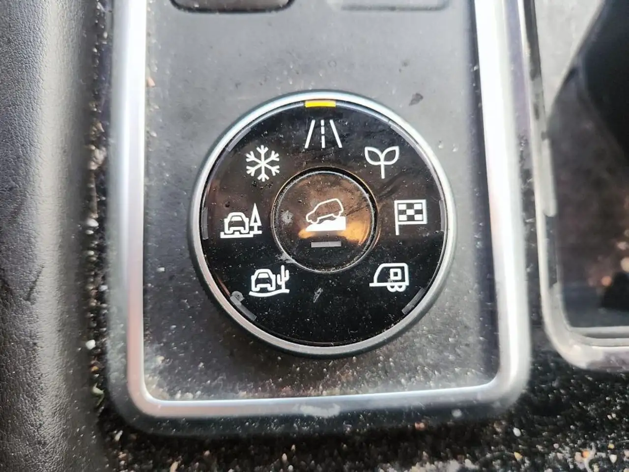 Nissan Pathfinder снимка Nissan Pathfinder