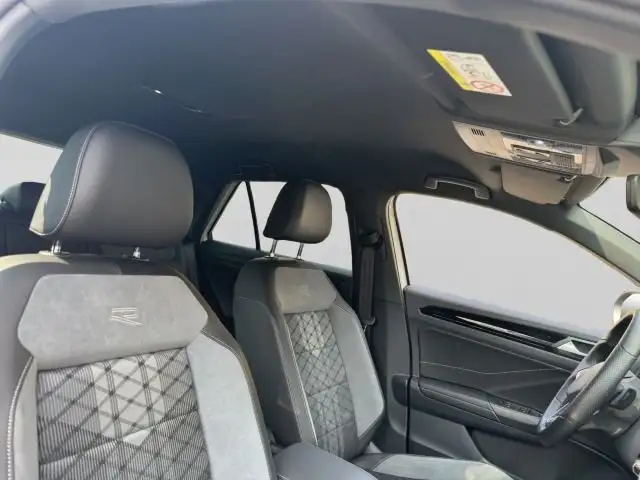 Volkswagen T-Roc view 4