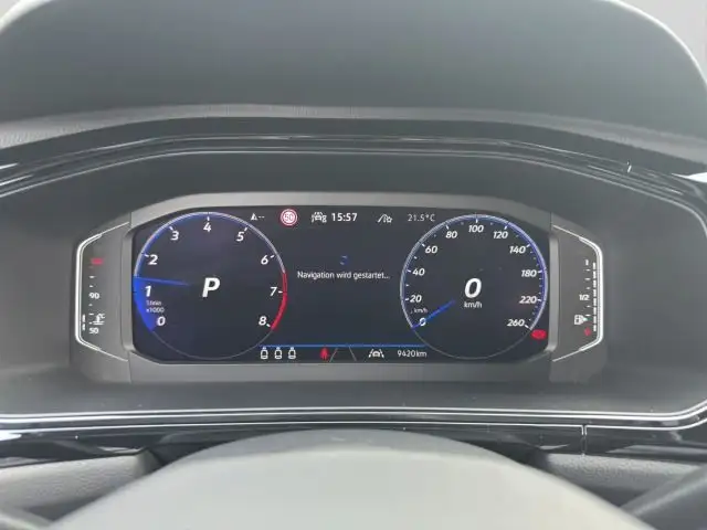 Volkswagen T-Roc view 10