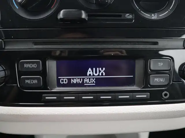 Volkswagen up! view 24