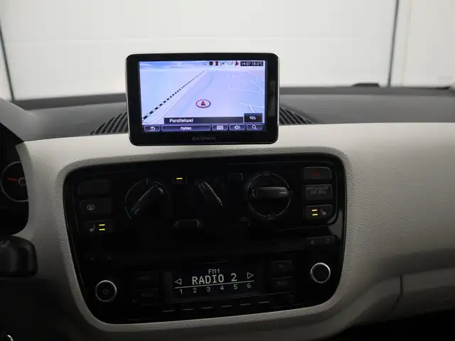 Volkswagen up! view 9