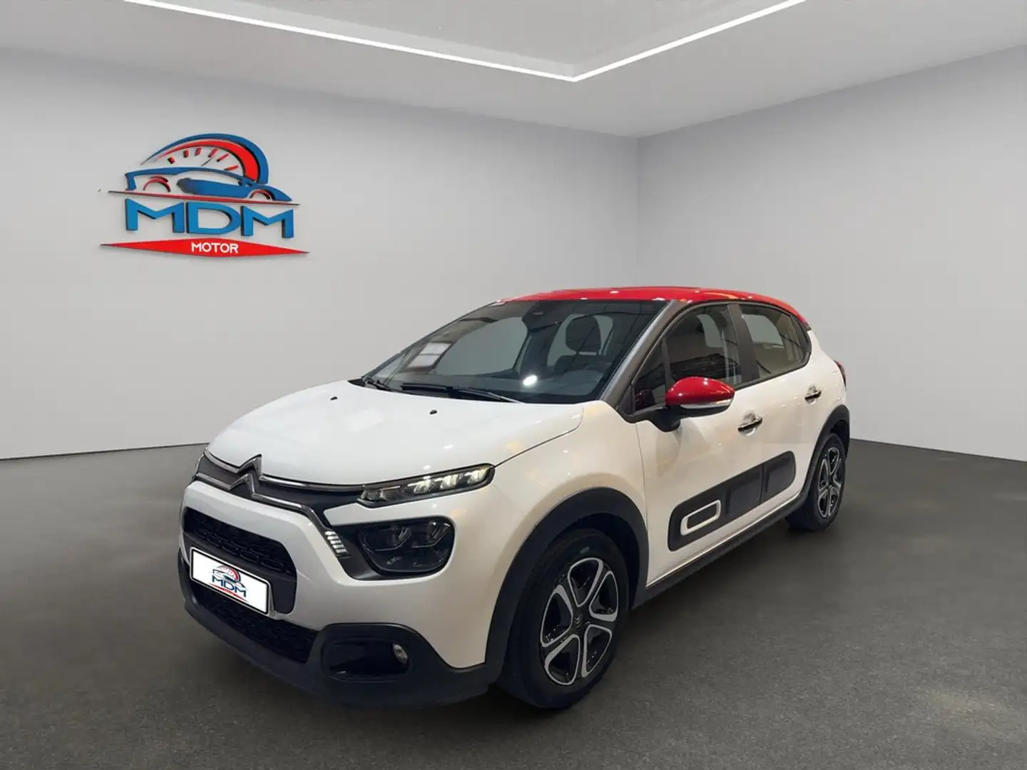 Citroen C3 1.2 PureTech S&S Shine 110 Wit - 1