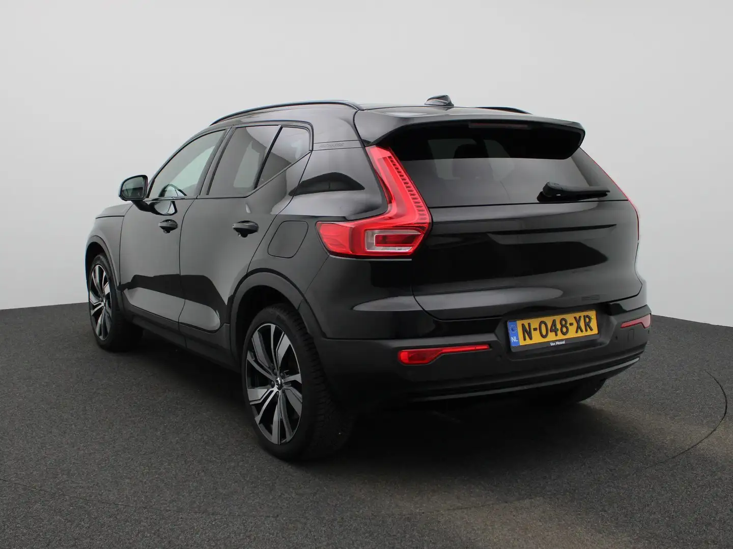 Volvo XC40 Recharge Core | Apple Carplay/Android Auto | Panor Noir - 2