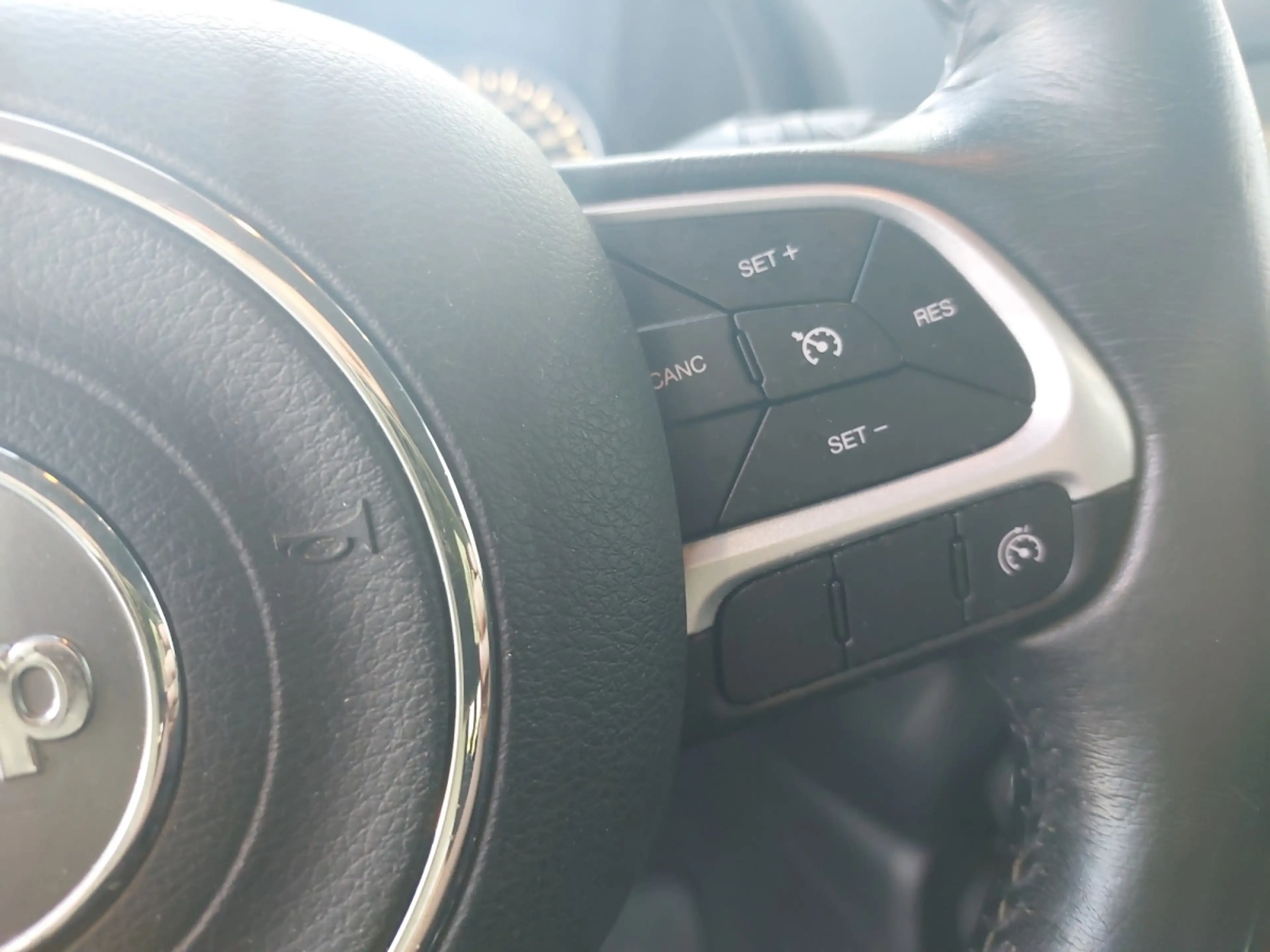 Jeep Renegade 2,0 MultiJet II 140 Limited AWD — photo 19