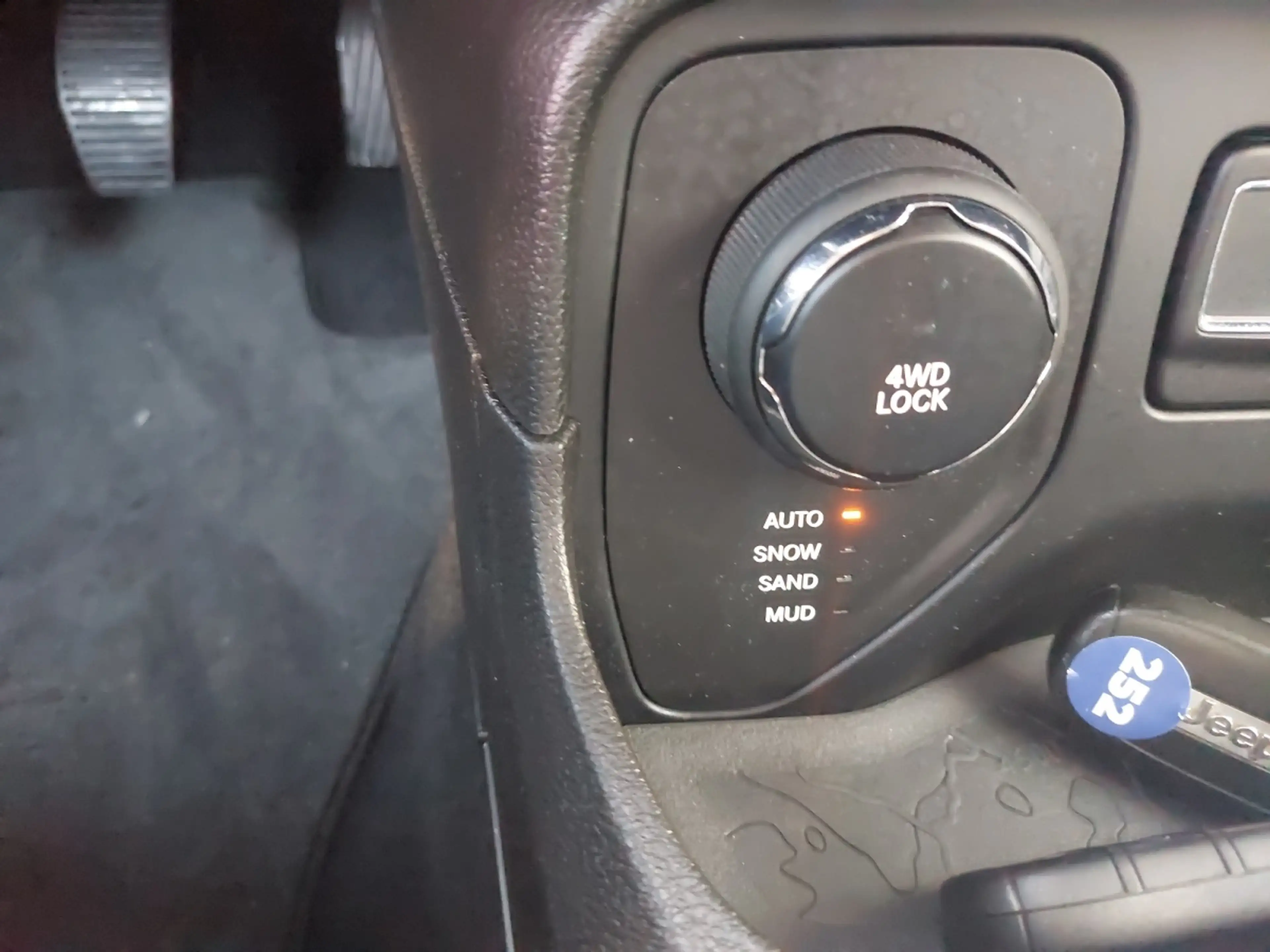 Jeep Renegade 2,0 MultiJet II 140 Limited AWD — photo 16