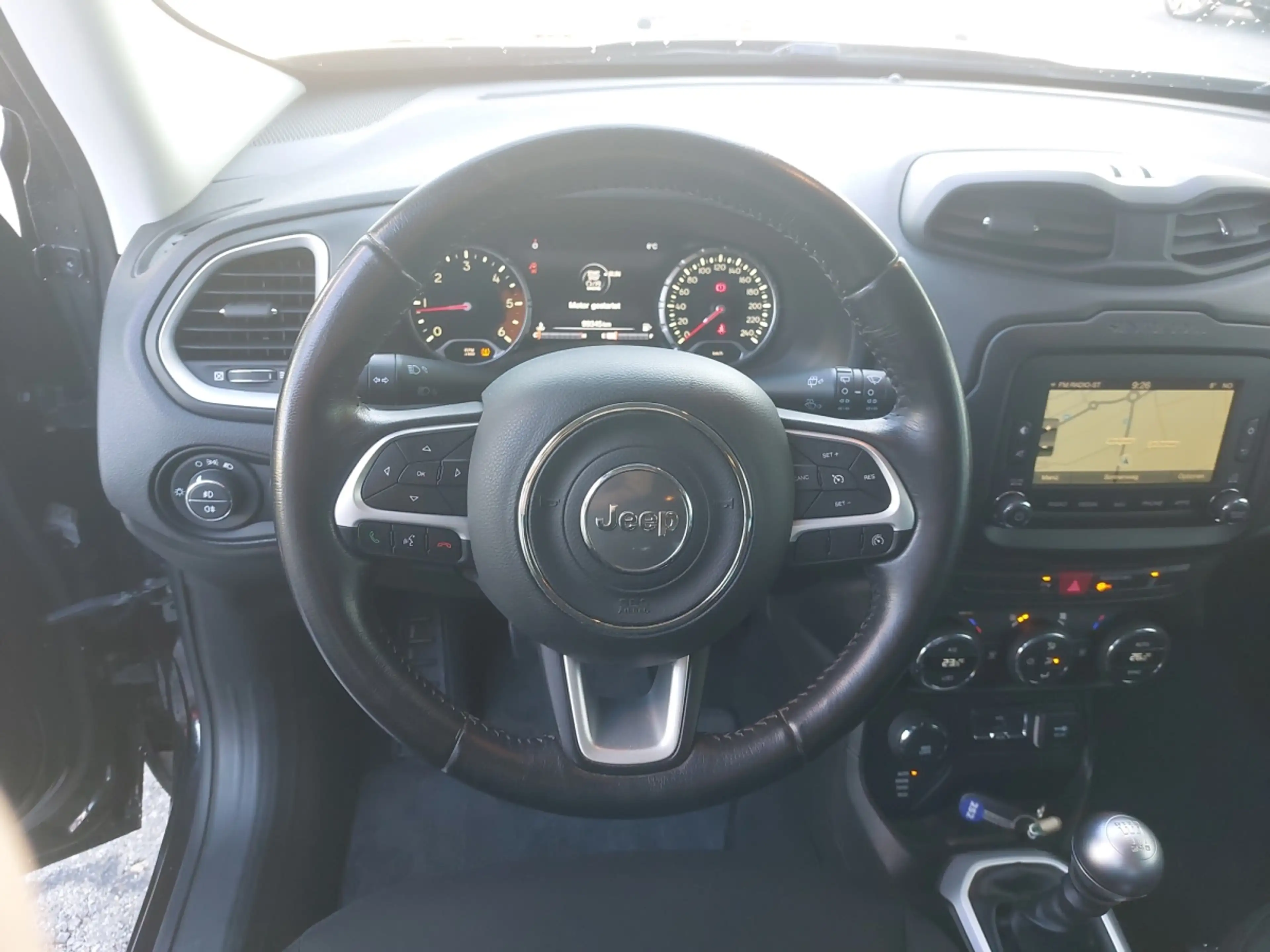 Jeep Renegade 2,0 MultiJet II 140 Limited AWD — photo 13