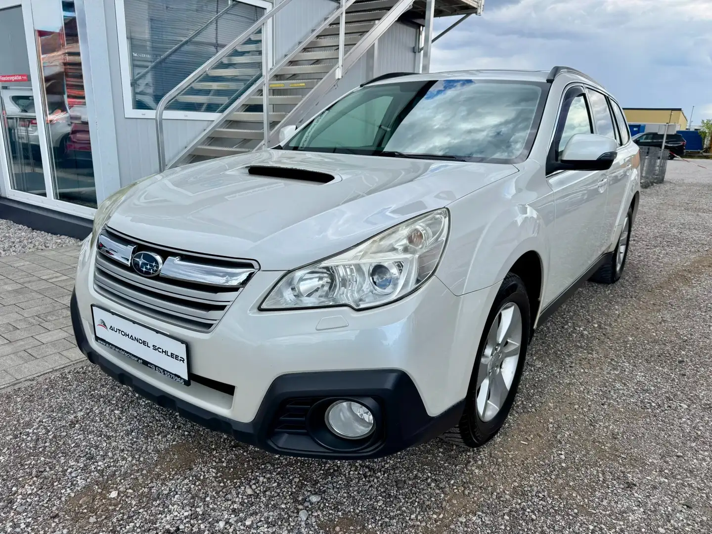 Subaru Legacy Outback Active 2.0 D AUTOMATIC Weiß - 1