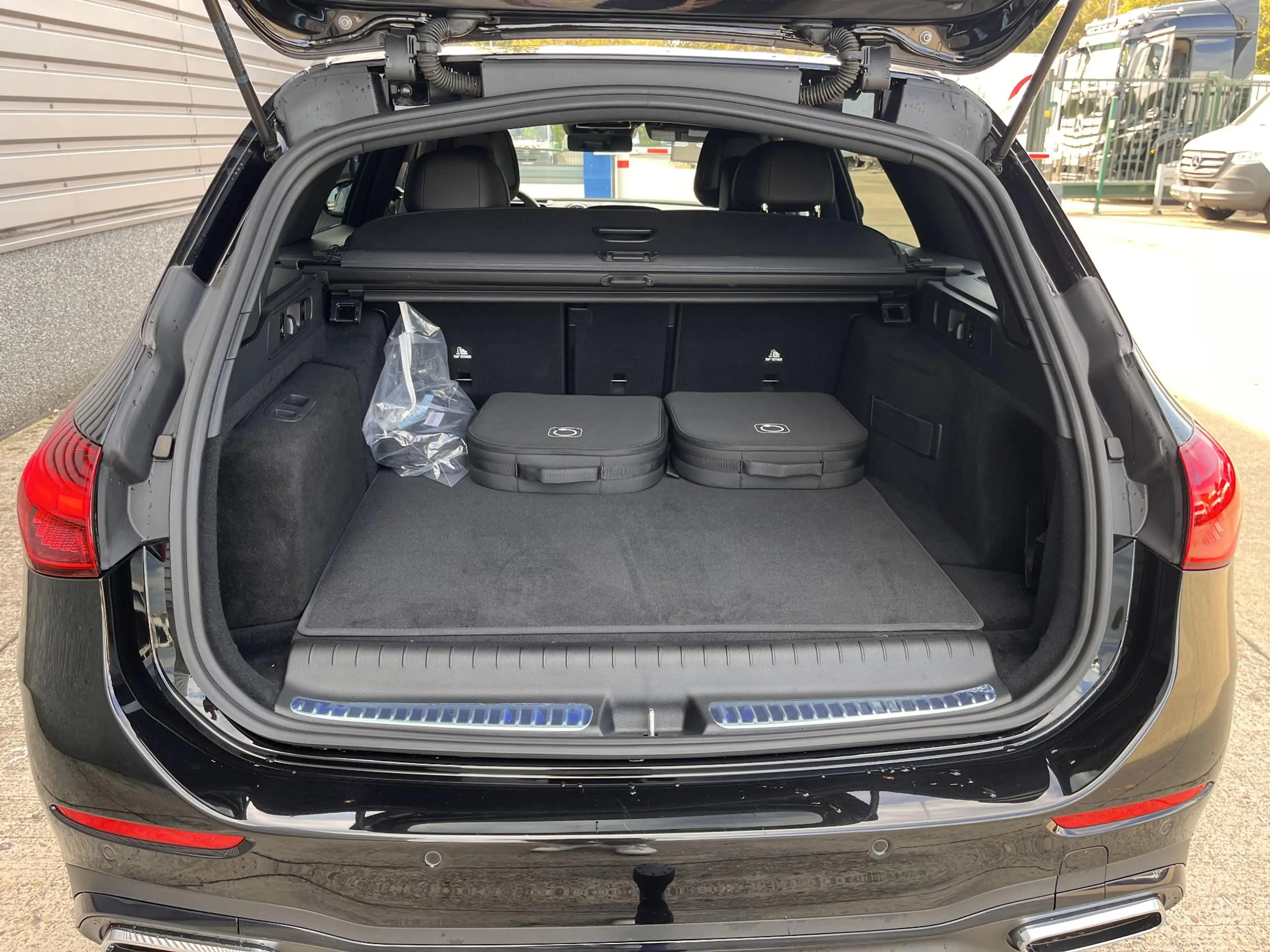 Mercedes-Benz C 300 Break e AMG/Pano/Burm/mempack/massage — photo 8