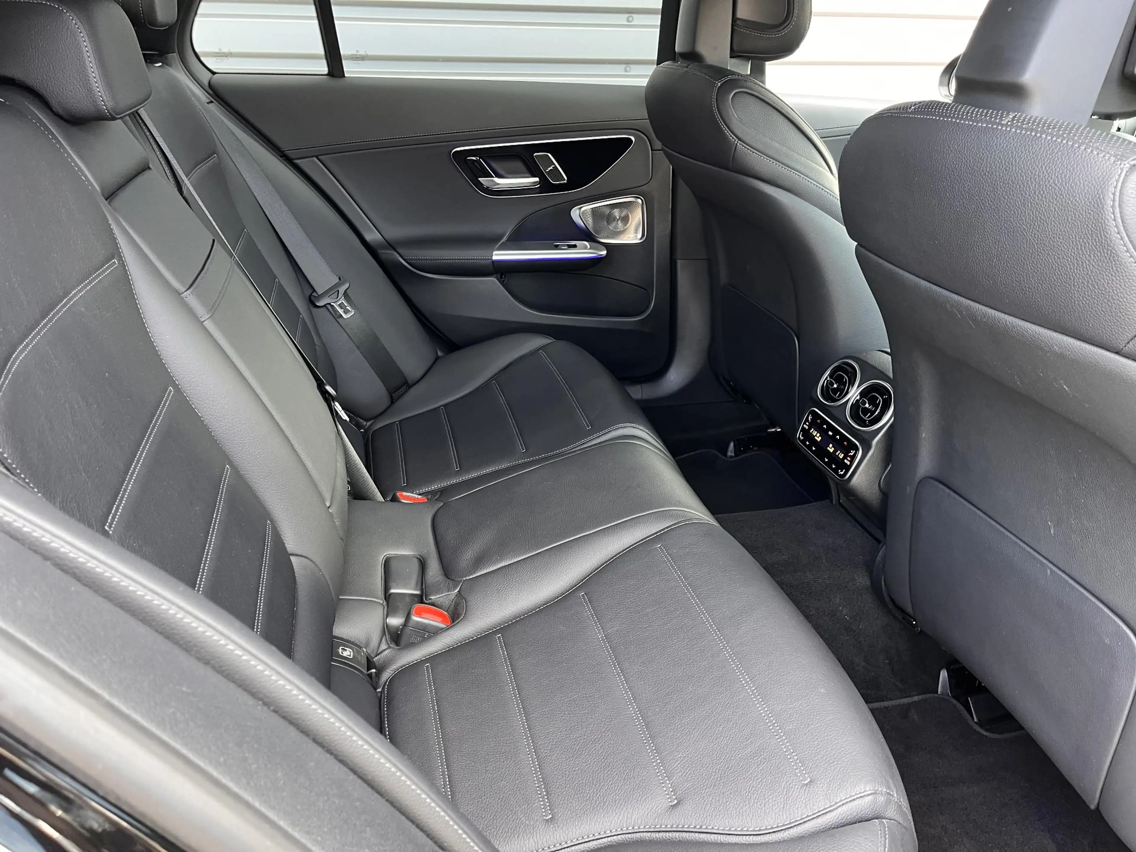 Mercedes-Benz C 300 Break e AMG/Pano/Burm/mempack/massage — photo 15