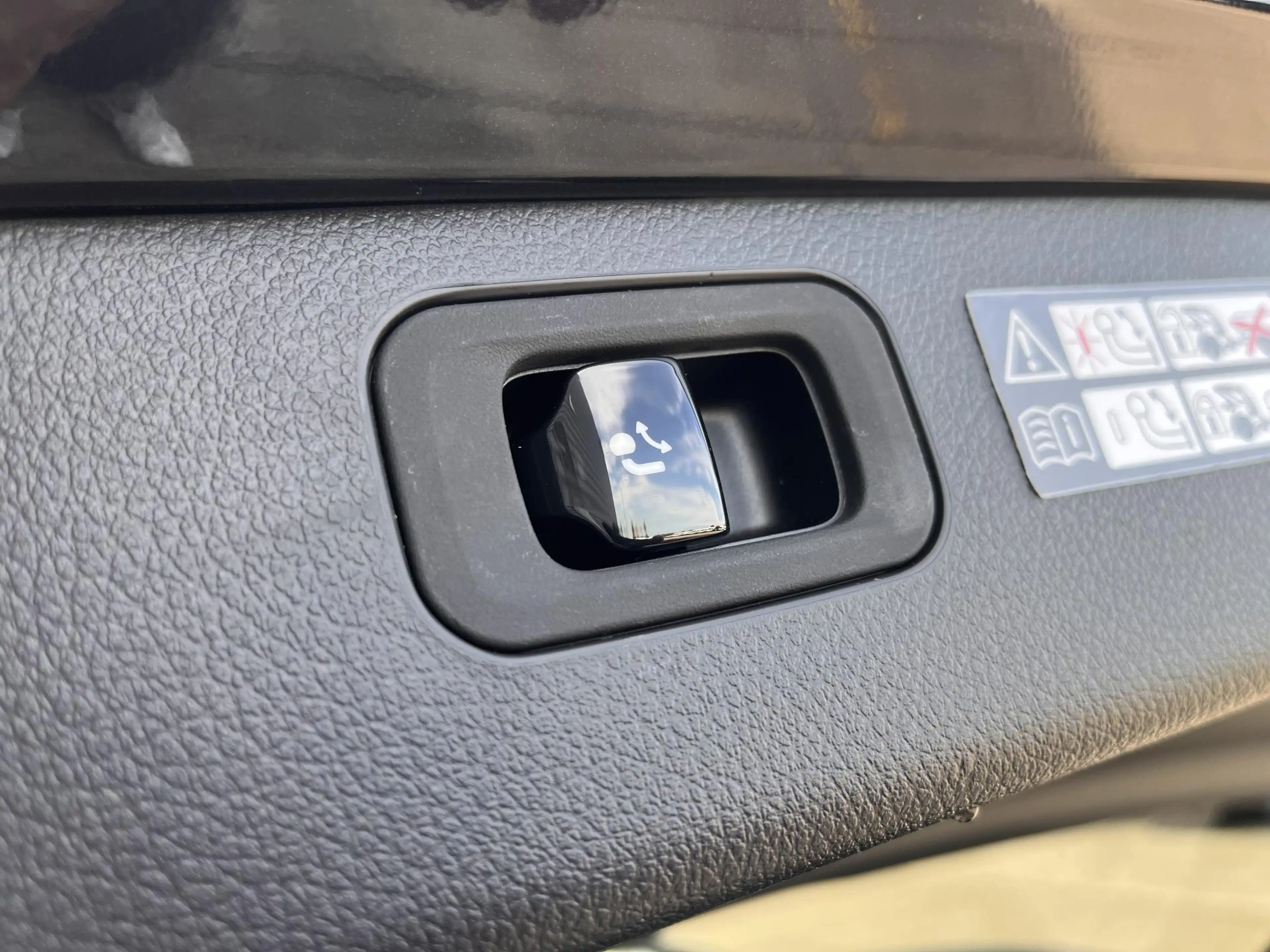 Mercedes-Benz C 300 Break e AMG/Pano/Burm/mempack/massage — photo 10