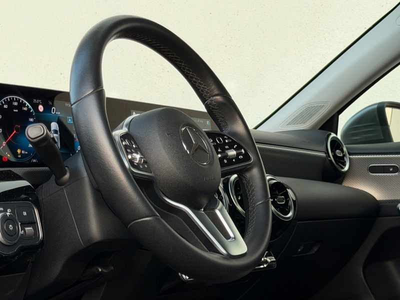 Mercedes-Benz A 220 DAB*LED*MBUX*TEMP* — photo 7